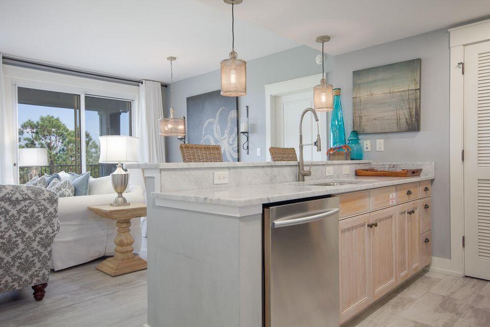 PILOT HOUSE - Residential Lease
