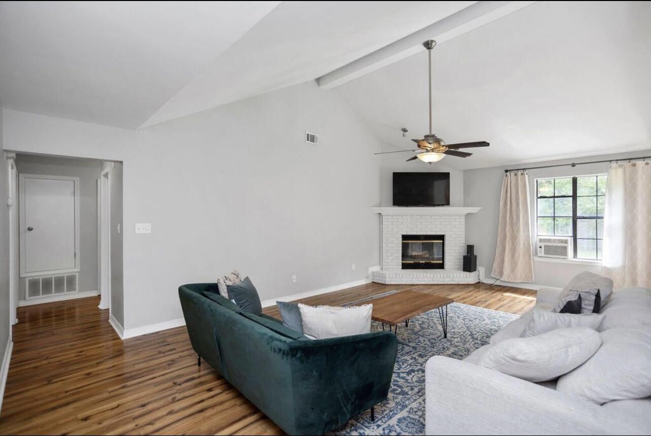 FOX DEN VILLAGES - Residential Lease