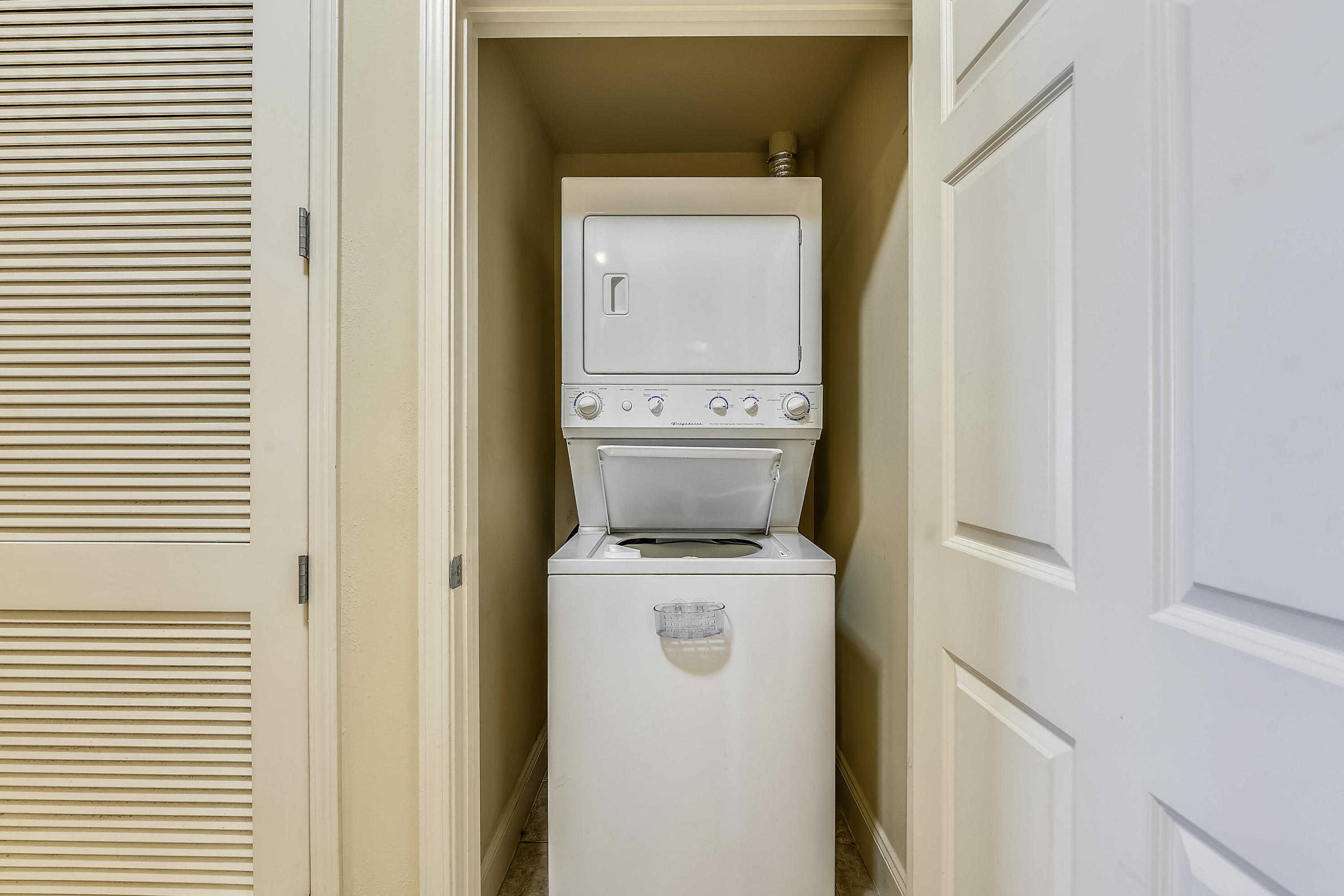 Laketown Wharf - Residential