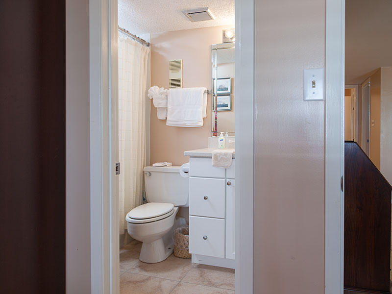 HOLIDAY SURF & RACQUET CLUB - Residential