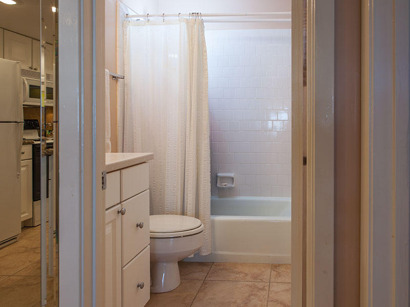 HOLIDAY SURF & RACQUET CLUB - Residential