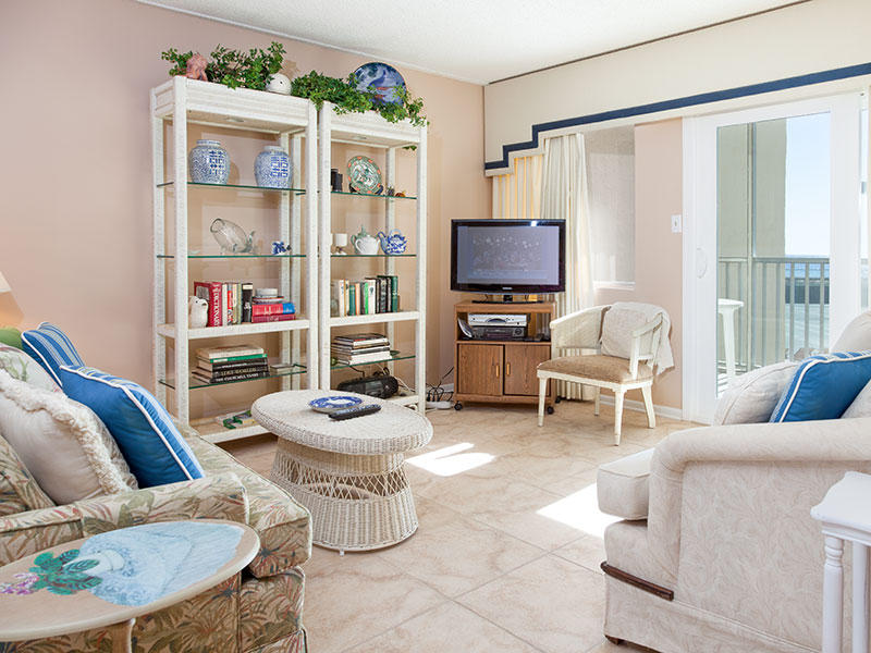 HOLIDAY SURF & RACQUET CLUB - Residential