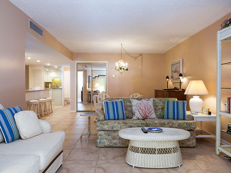 HOLIDAY SURF & RACQUET CLUB - Residential