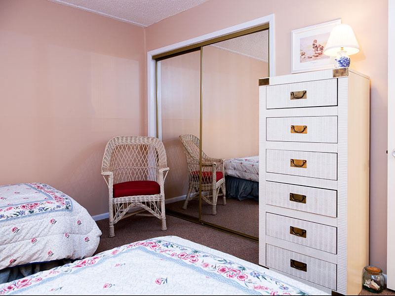 HOLIDAY SURF & RACQUET CLUB - Residential