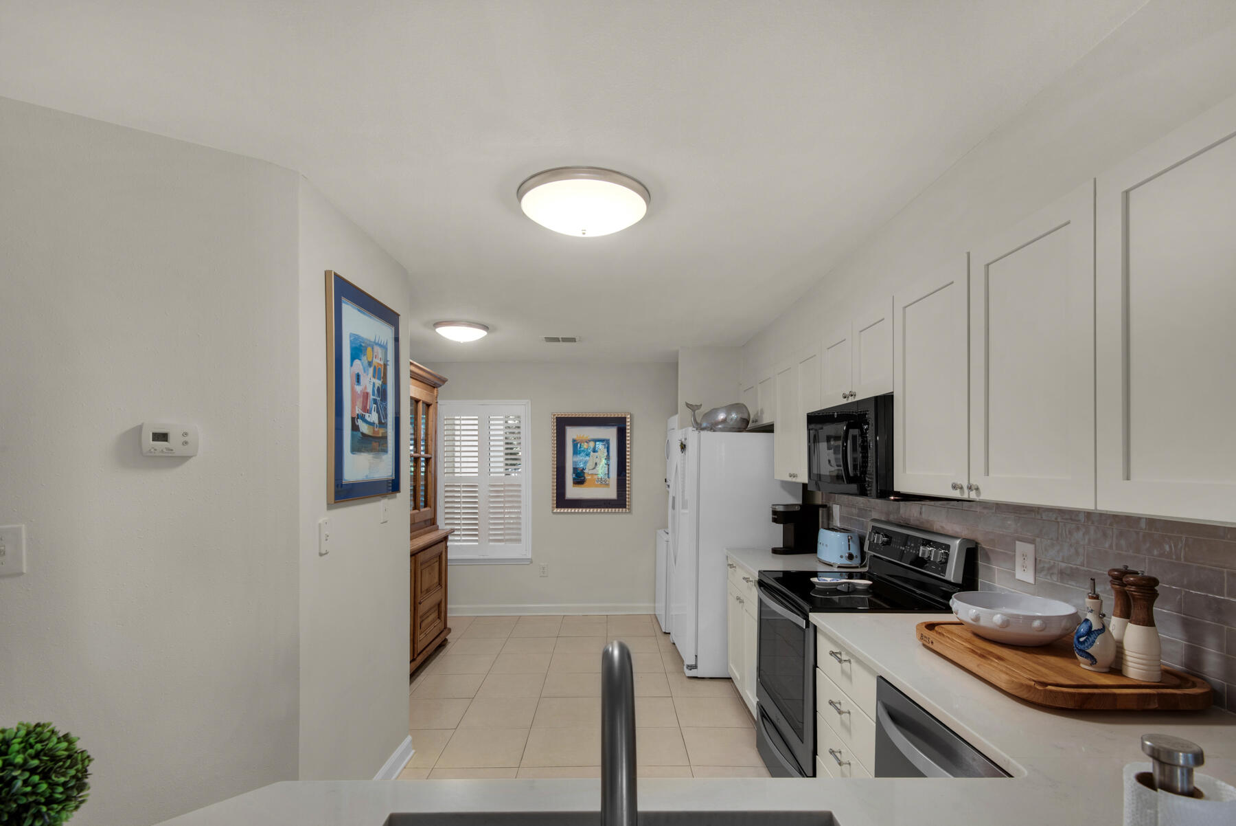 LAKESIDE CONDO AT BLUEWATER BAY - Residential