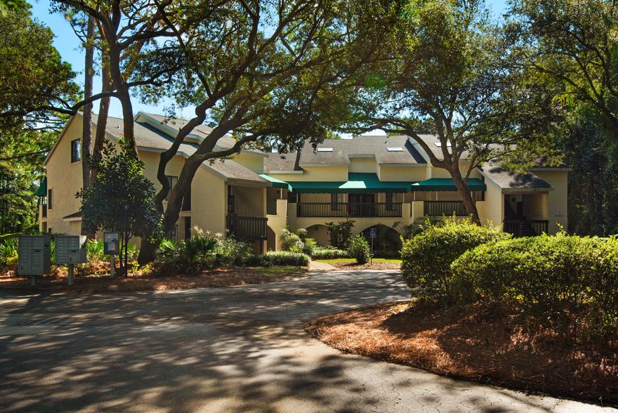 Lakefront Living in Bluewater Bay!Enjoy serene lakefront views from this beautifully updated 2-bedroom, 2-bath ground-floor corner condo in the highly desirable Bluewater Bay.This turnkey home offers an open-concept layout with a spacious kitchen flowing seamlessly into the dining and living areas. Step outside to two patios--one screened--where natural light and water views create a peaceful retreat.Key upgrades include:Fully remodeled bathroomsSmooth ceilings (no popcorn!)Updated kitchen with newer appliances & quartz countertopsPlantation shutters Fresh paint, newer lighting fixtures, and neutral tile flooring (no carpet!)Water heater (2025) & HVAC (2019)The primary suite features a large walk-in closet with custom built-ins and a double-vanity bath for added comfort. Perfectly situated, this condo is just moments from the Bluewater Bay tennis center, community pools, Schooners Marina, and all the amenities Bluewater has to offer.
Move-in ready and low-maintenance, it's ideal as a primary home, second home, or investment property!