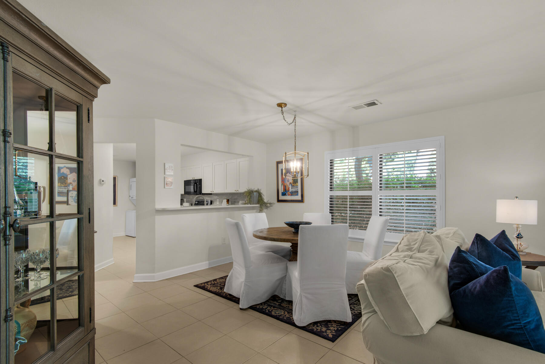 LAKESIDE CONDO AT BLUEWATER BAY - Residential