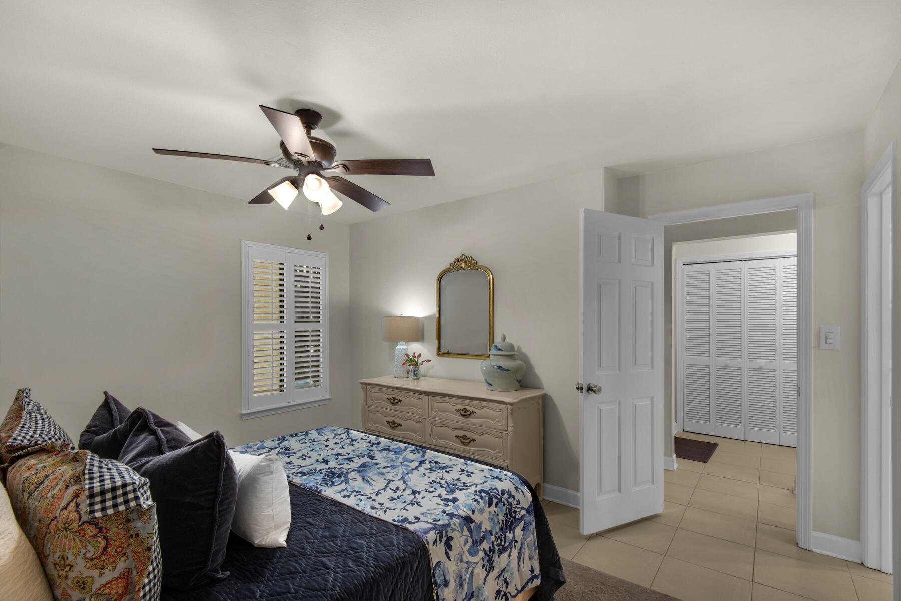 LAKESIDE CONDO AT BLUEWATER BAY - Residential
