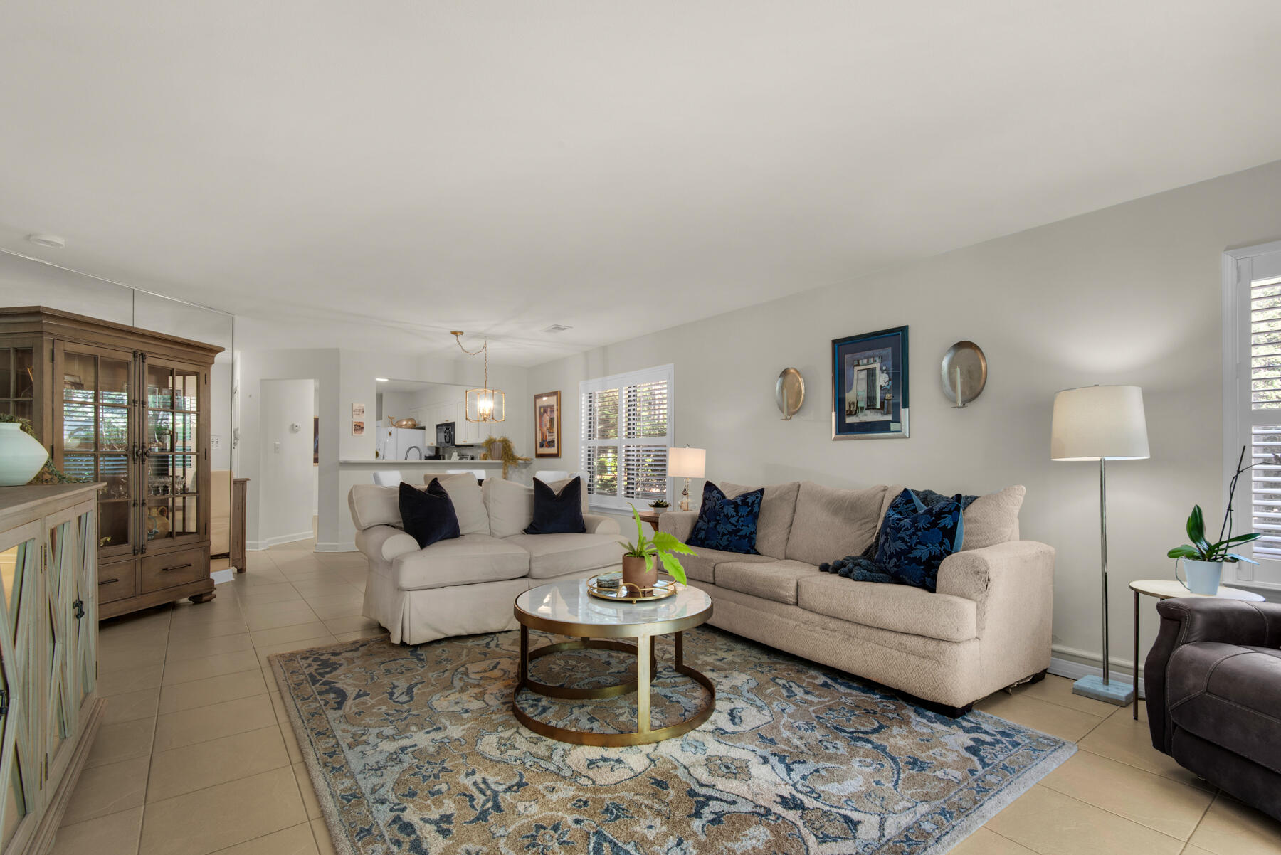 LAKESIDE CONDO AT BLUEWATER BAY - Residential