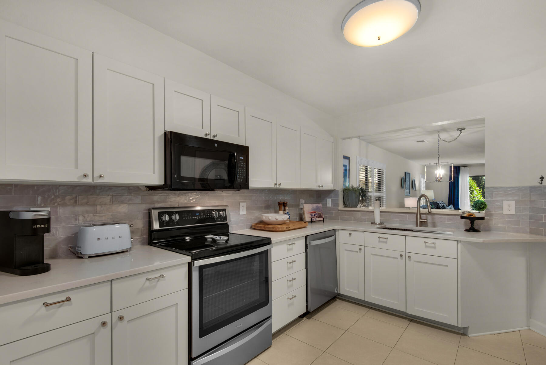 LAKESIDE CONDO AT BLUEWATER BAY - Residential