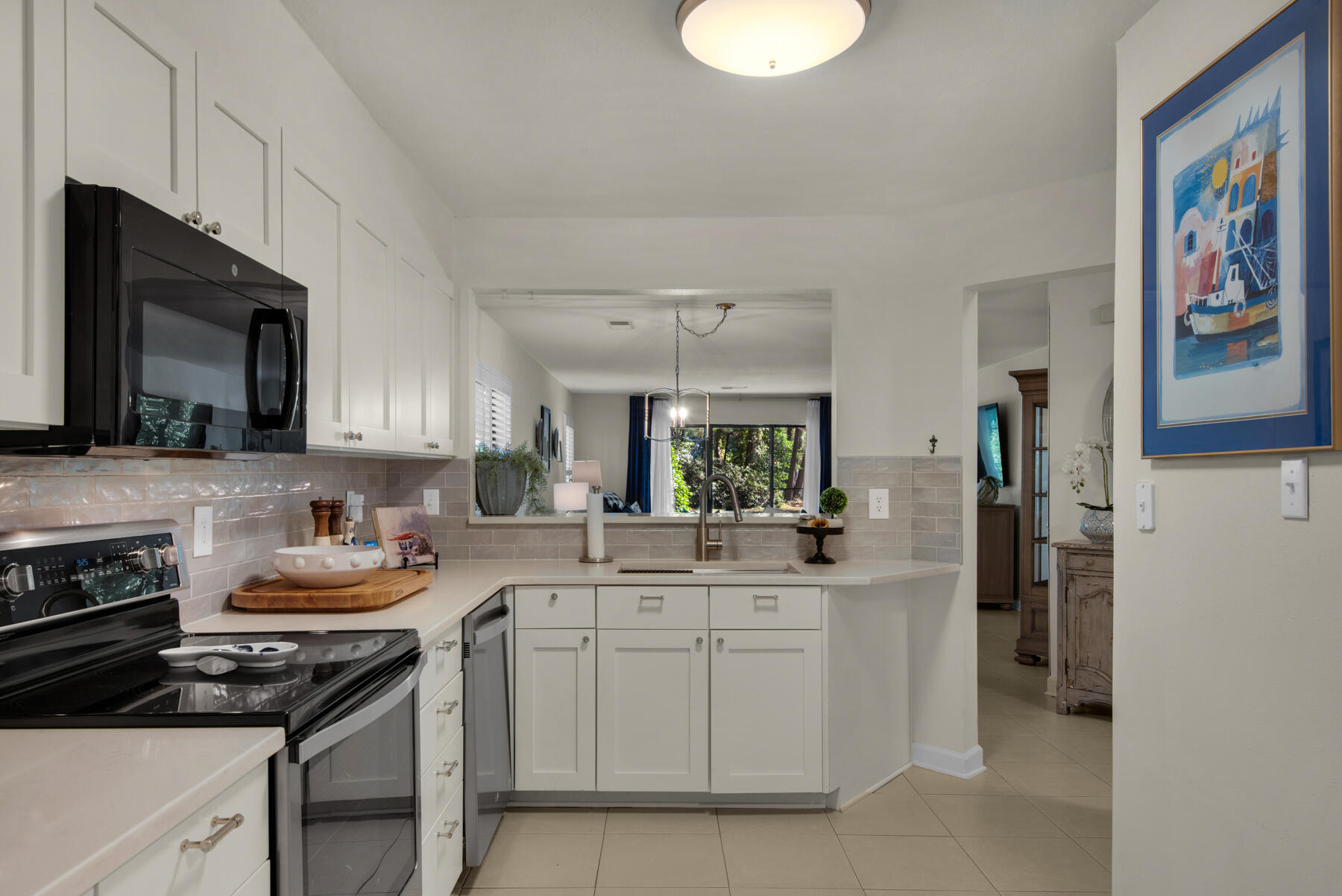 LAKESIDE CONDO AT BLUEWATER BAY - Residential