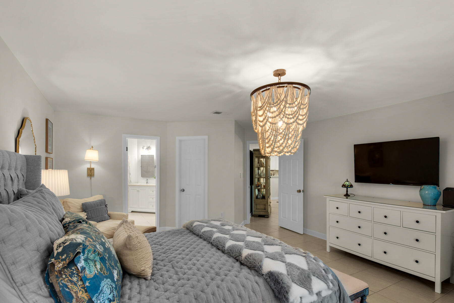 LAKESIDE CONDO AT BLUEWATER BAY - Residential