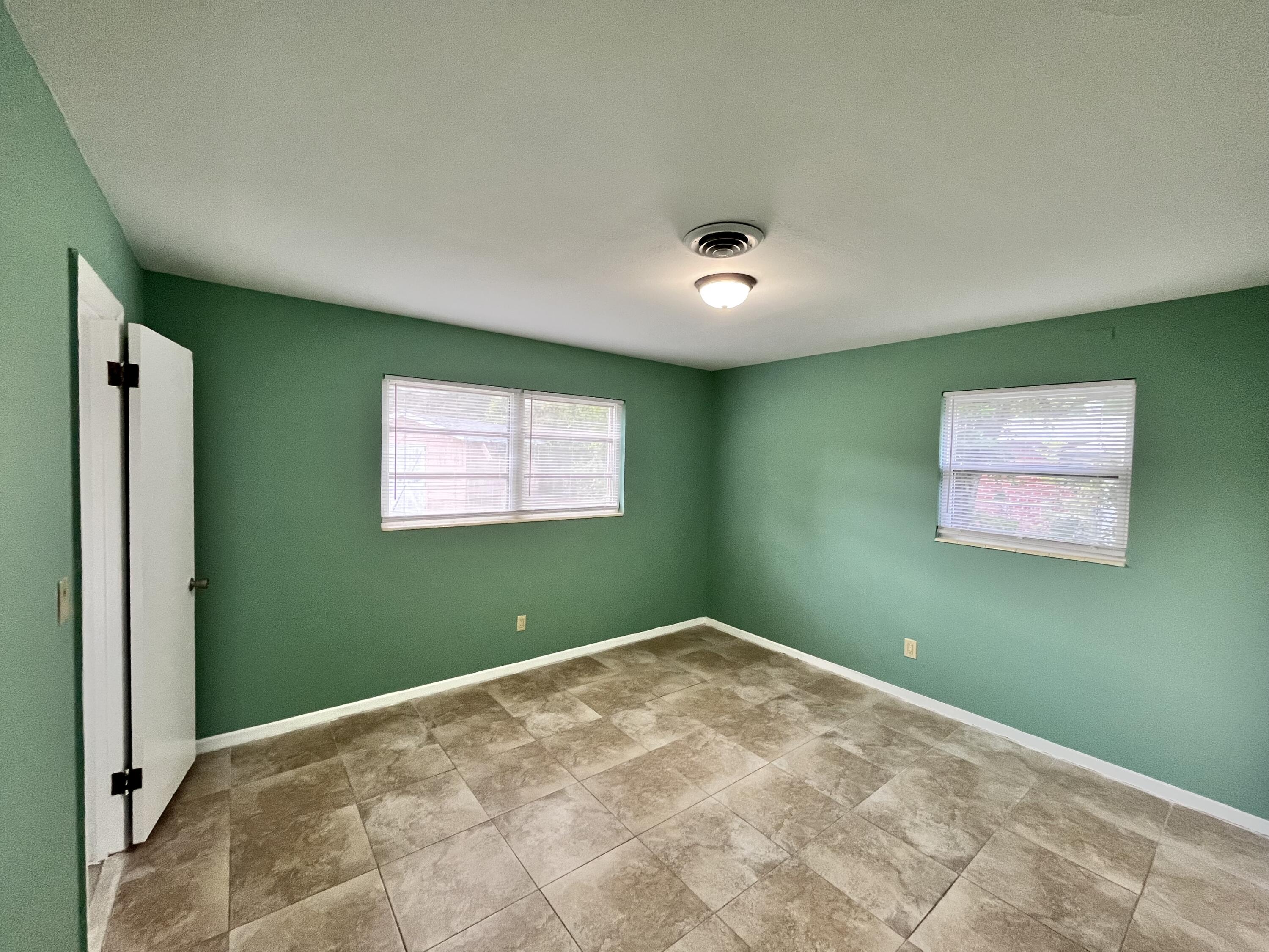 ROSEWOOD HOMES - Residential Lease