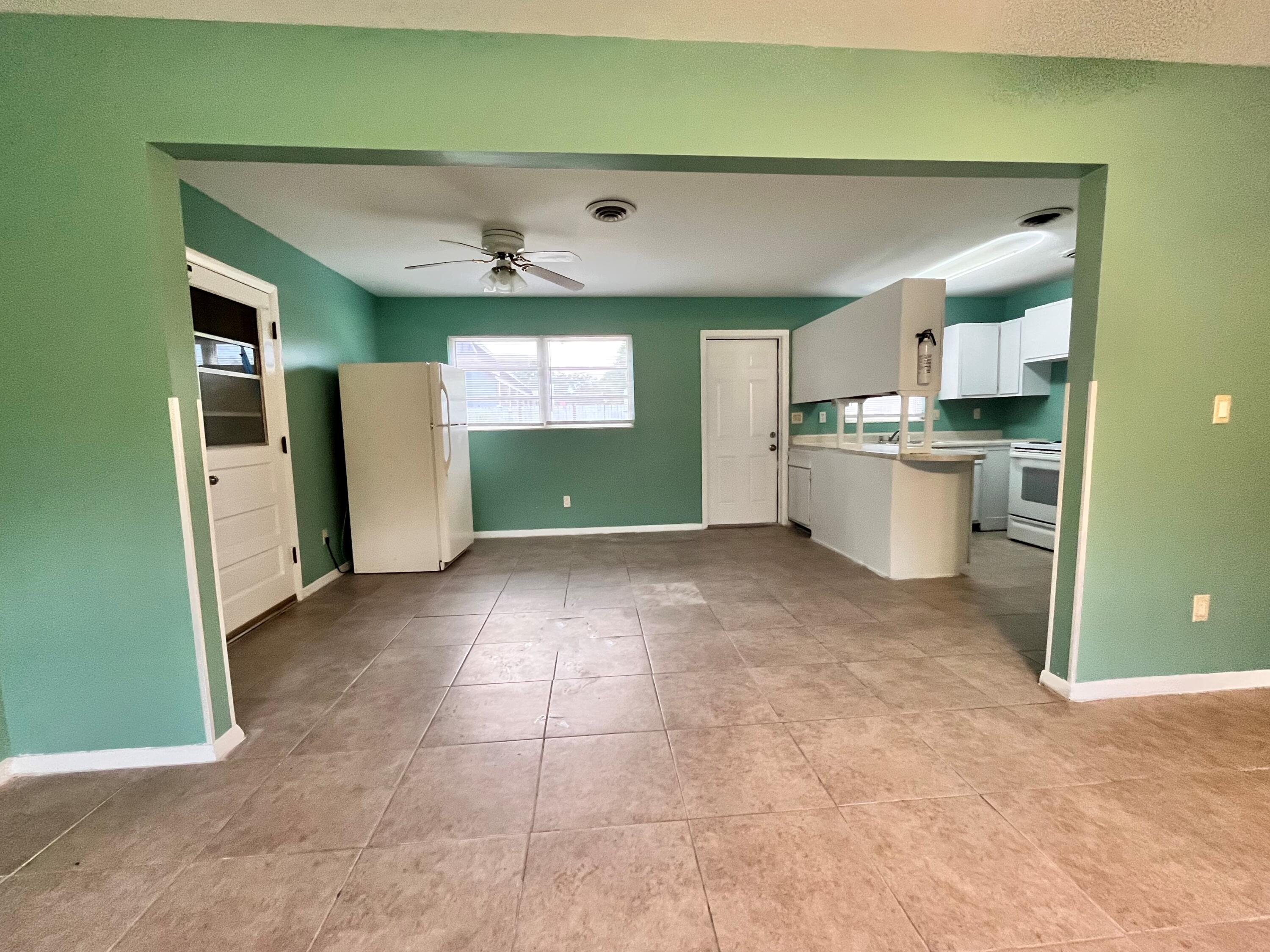 ROSEWOOD HOMES - Residential Lease