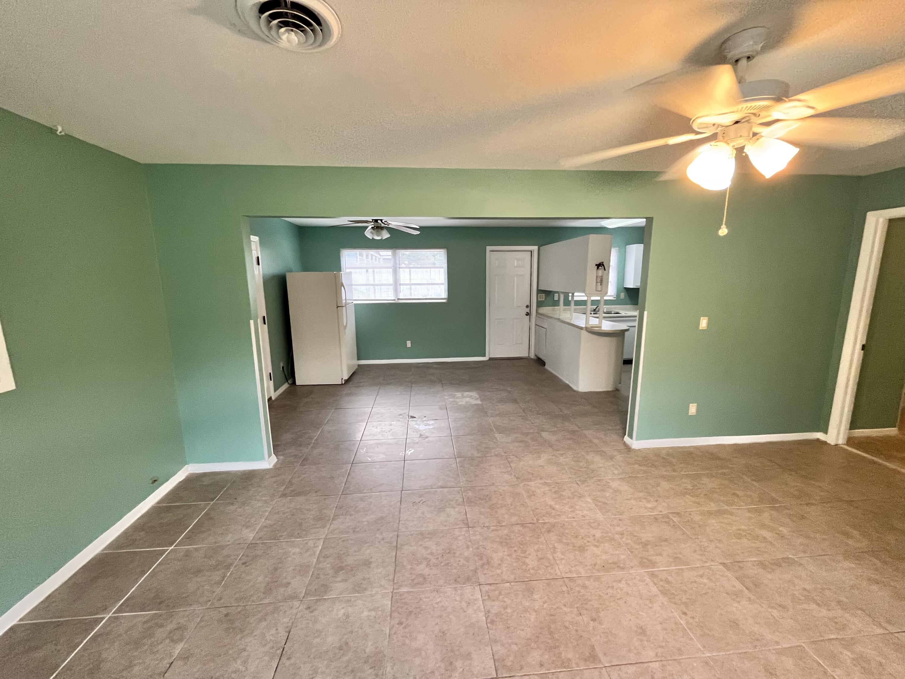 ROSEWOOD HOMES - Residential Lease