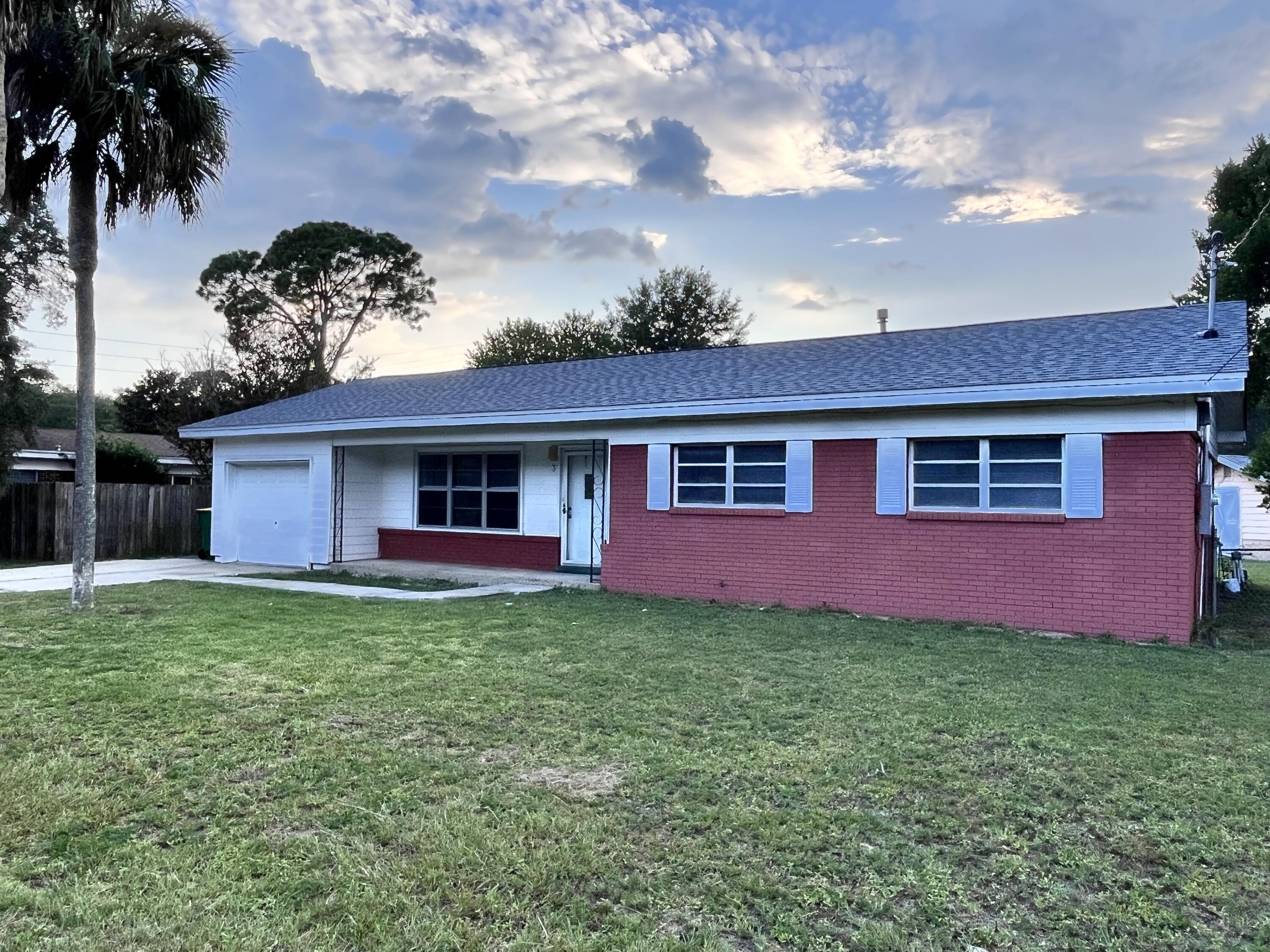 ROSEWOOD HOMES - Residential Lease