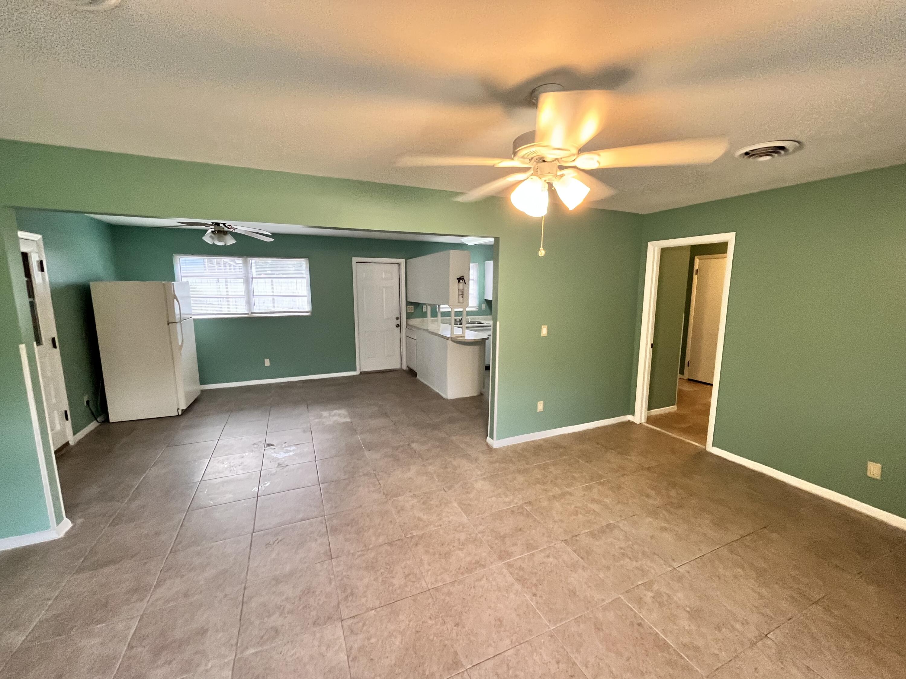 ROSEWOOD HOMES - Residential Lease