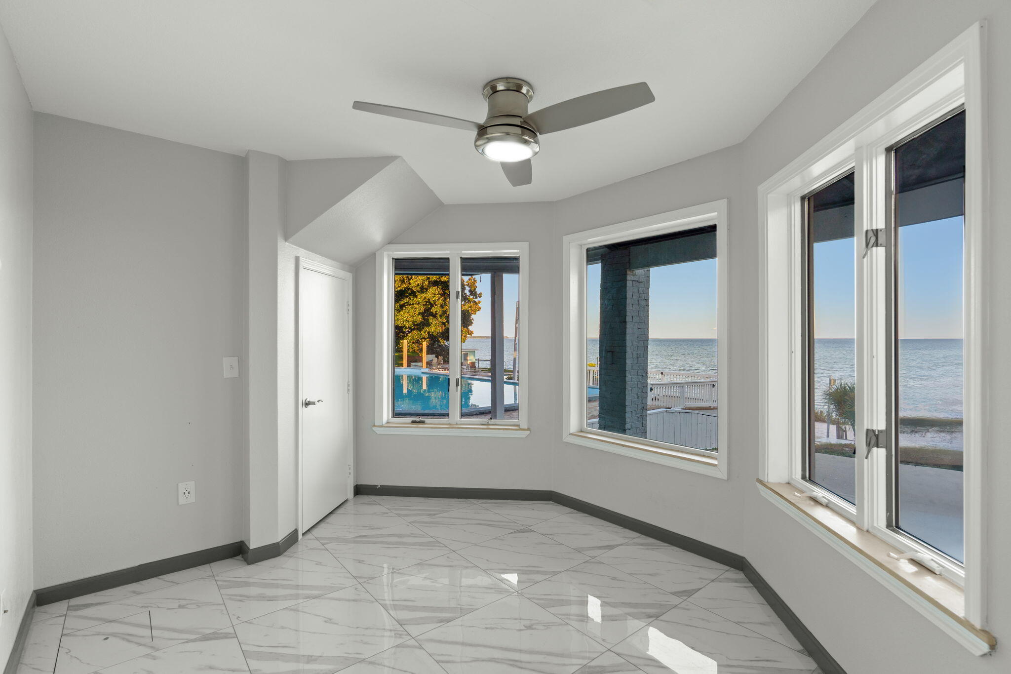 LAKE LORRAINE EST LOT 3 BLK A - Residential