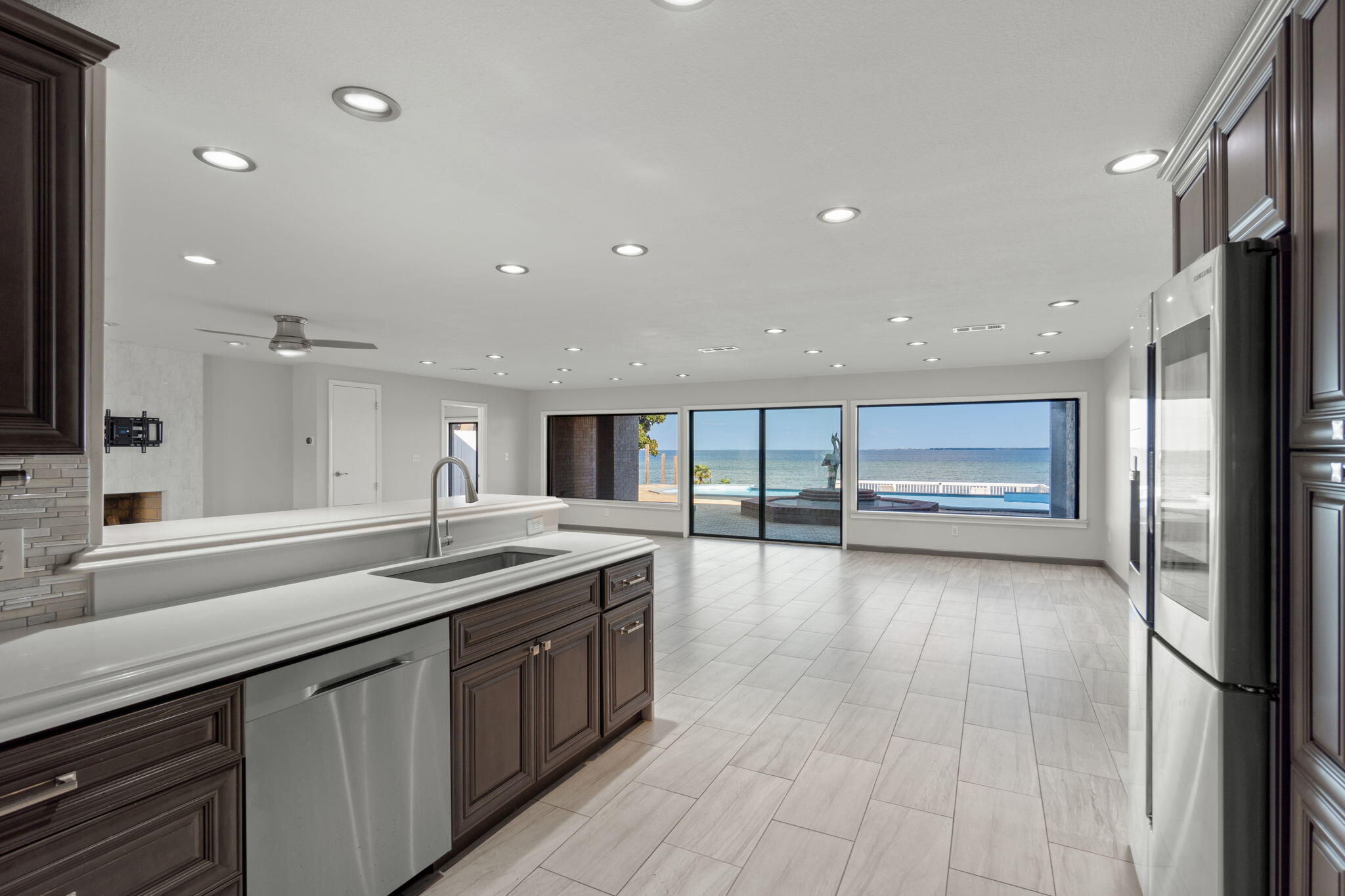 LAKE LORRAINE EST LOT 3 BLK A - Residential