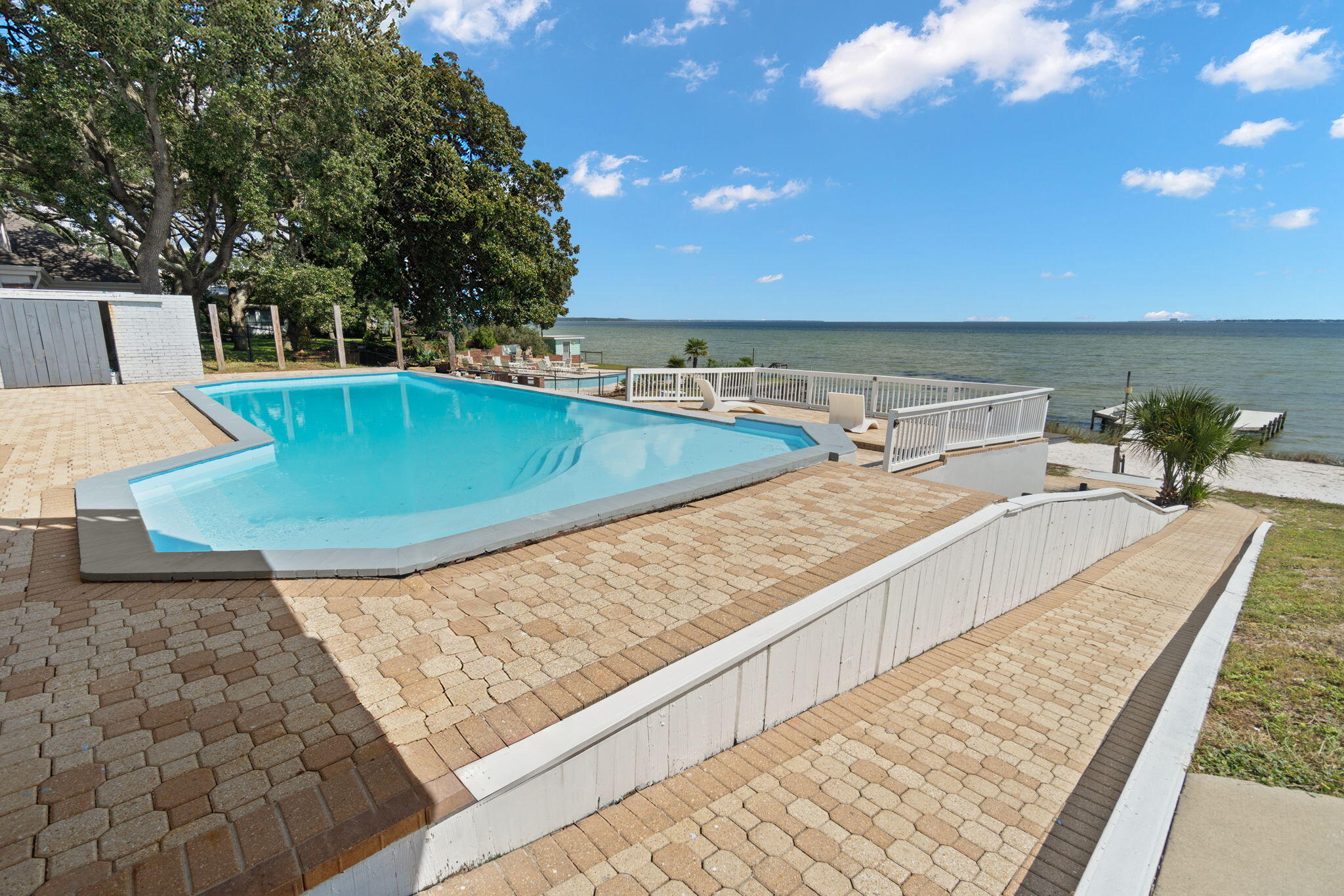 LAKE LORRAINE EST LOT 3 BLK A - Residential