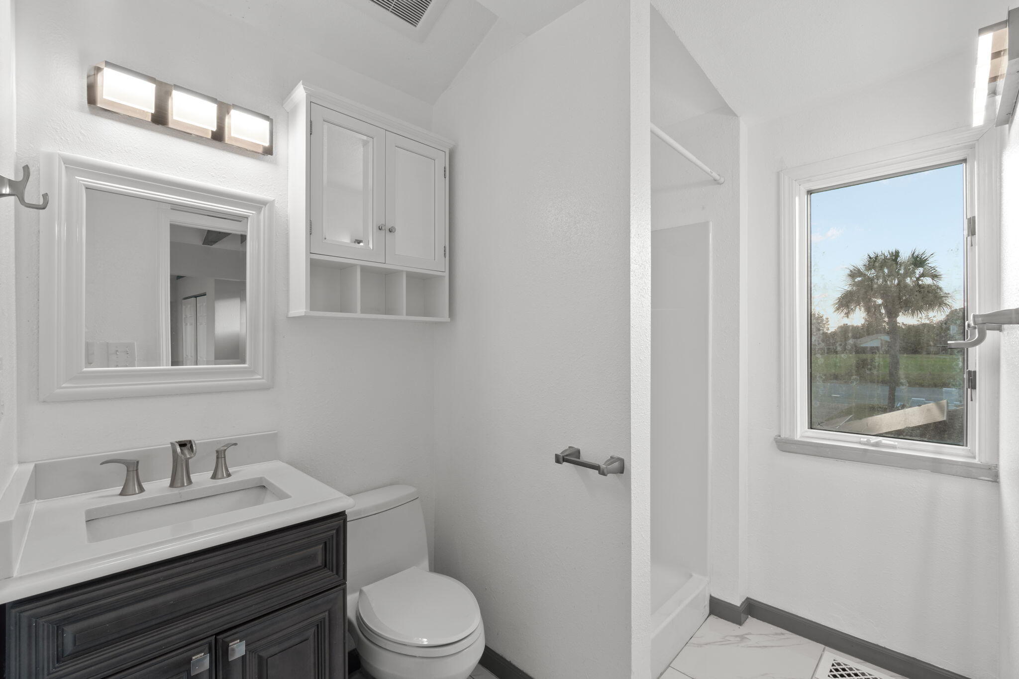 LAKE LORRAINE EST LOT 3 BLK A - Residential