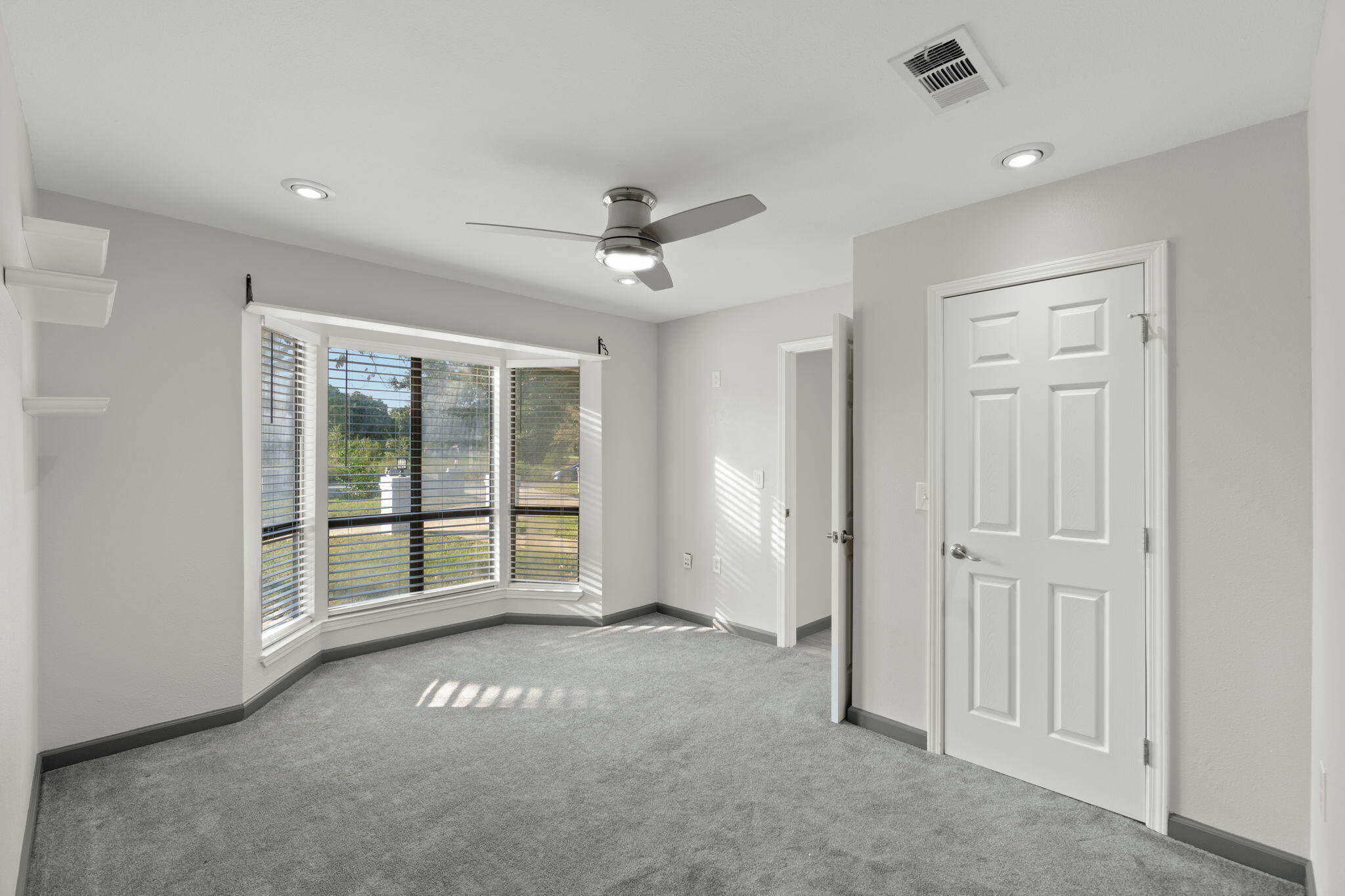 LAKE LORRAINE EST LOT 3 BLK A - Residential