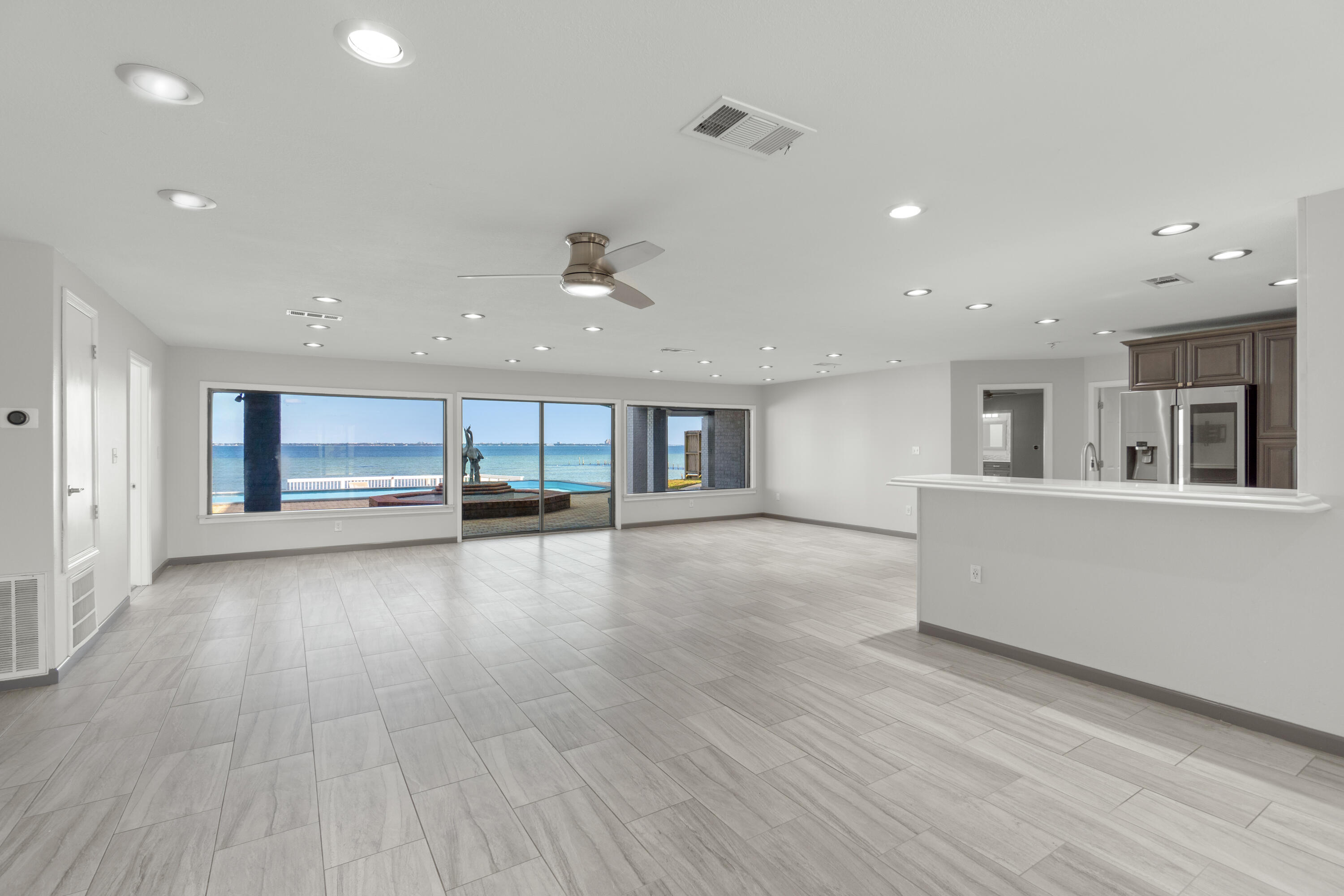 LAKE LORRAINE EST LOT 3 BLK A - Residential