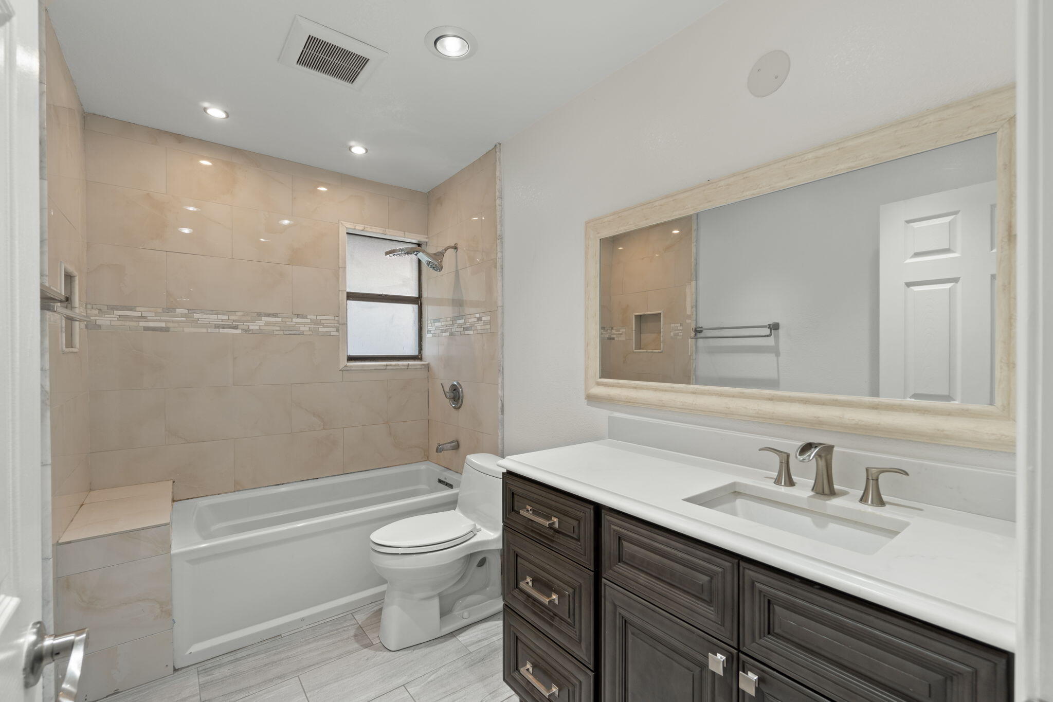 LAKE LORRAINE EST LOT 3 BLK A - Residential