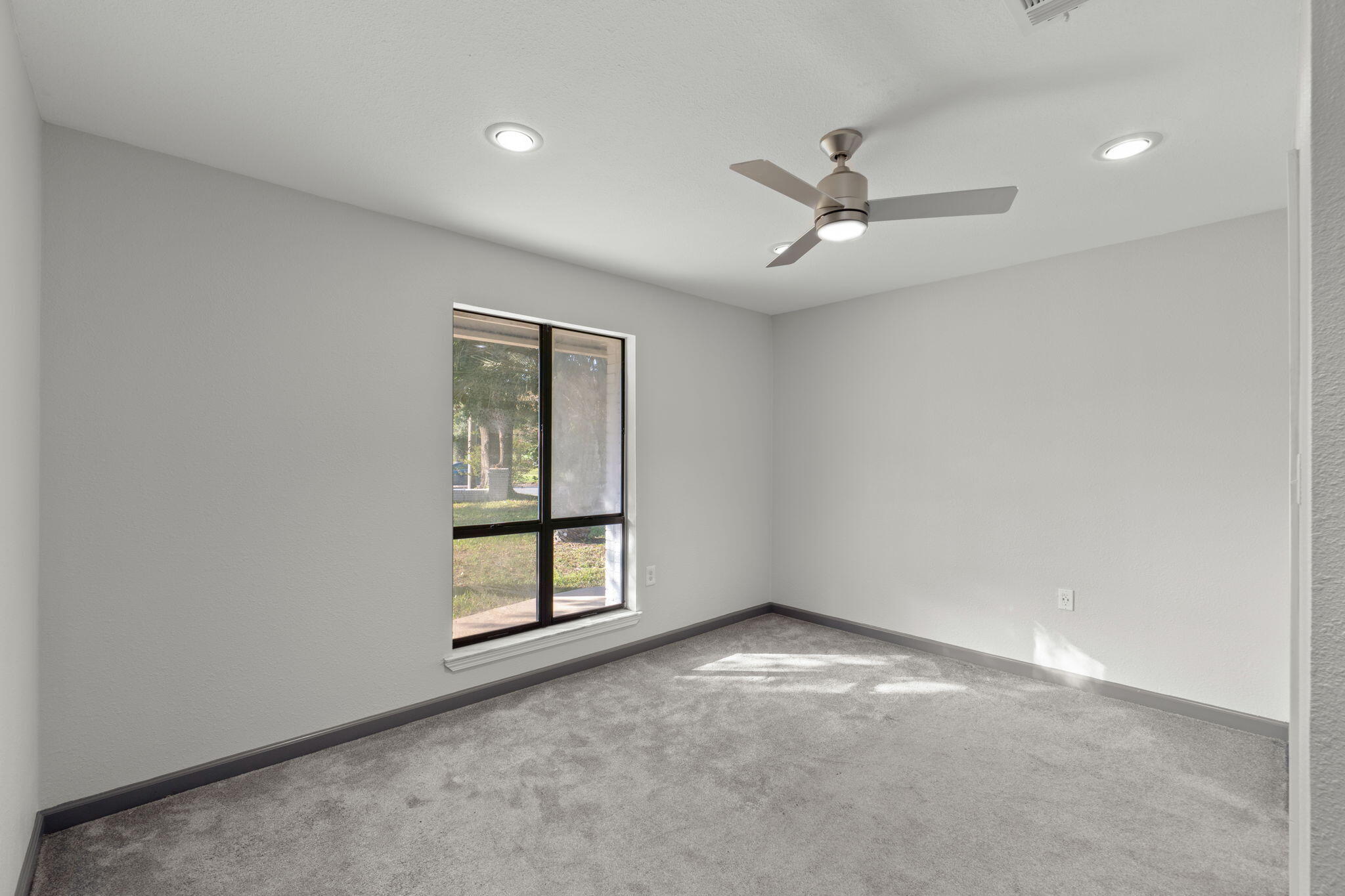 LAKE LORRAINE EST LOT 3 BLK A - Residential