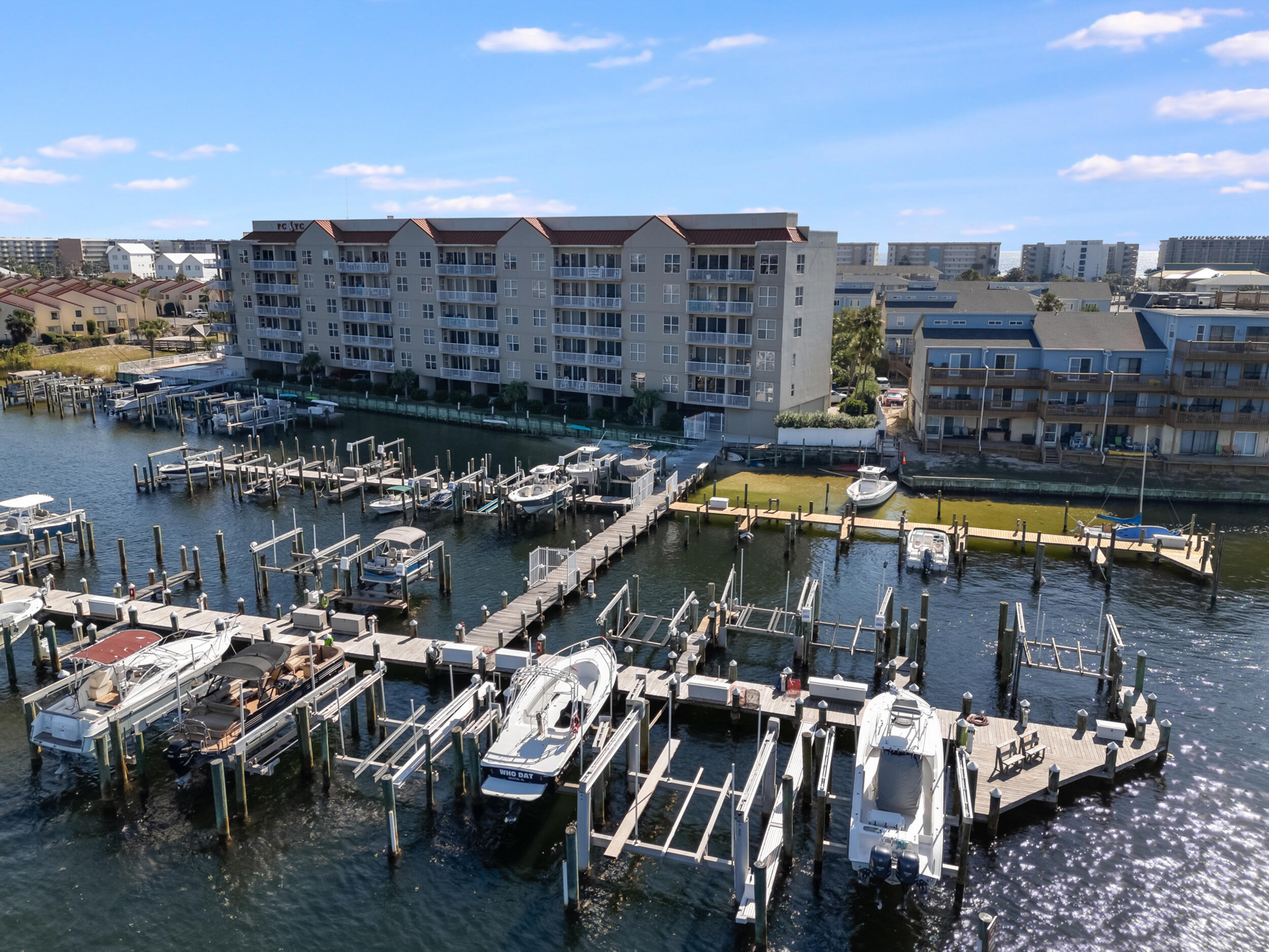 PALM COURT YACHT CLUB - Residential