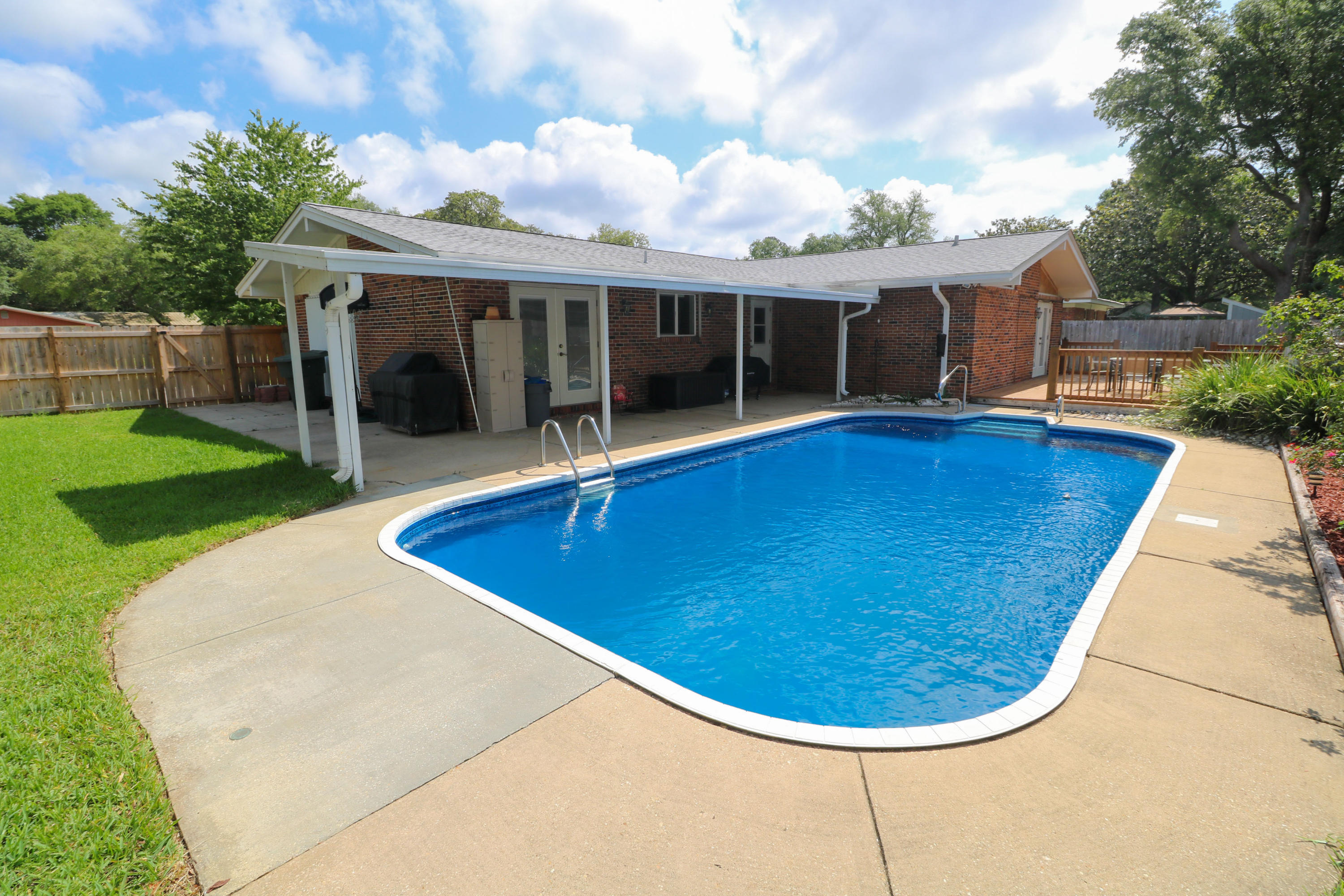 CHELSEA WOODS - Residential