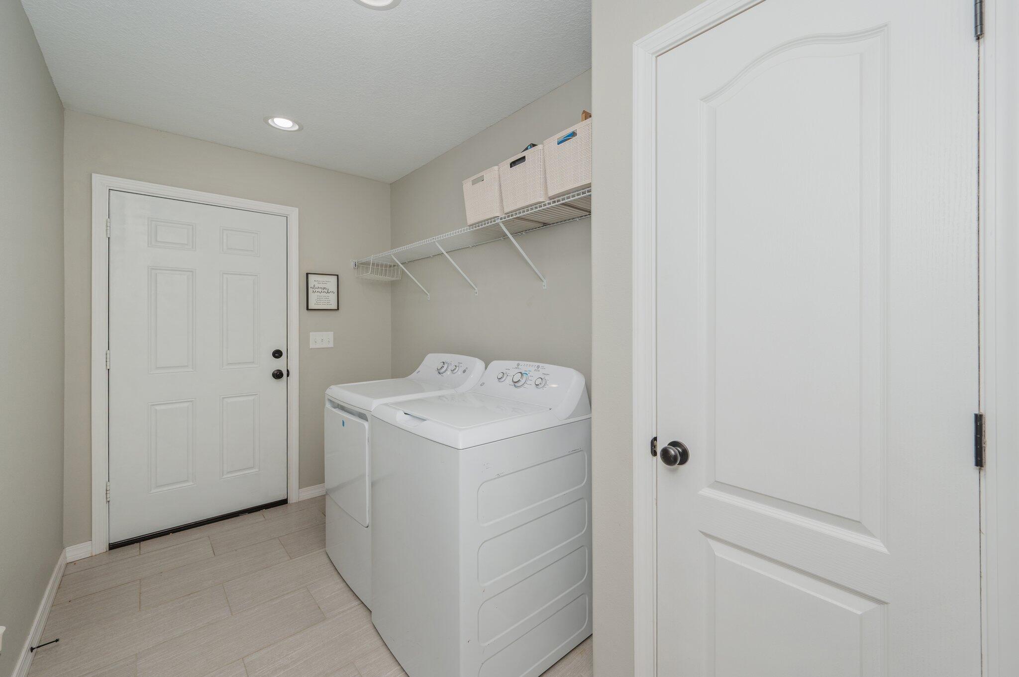 OAKWOOD LAKES ESTATES Unit 7 - Residential