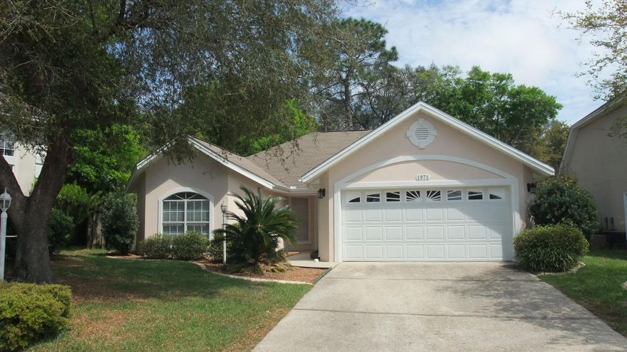 GORGEOUS HOME IN NORTH RIDGE CREEK! FRESH PAINT INSIDE AND OUT! THIS HOME INCLUDES THREE BEDROOMS- EACH WITH THEIR OWN WALK IN CLOSET! TWO BATHROOMS WITH CULTURED MARBLE BATH TUBS. MASTER BATH FEATURES WHIRLPOOL TUB AND SEPARATE SHOWER WITH DUAL VANITIES! BEAUTIFUL HIGH CEILINGS CREATE A BRIGHT OPEN FEEL THROUGHOUT. HOME FEATURES AN OPEN FLOOR PLAN WITH THE KITCHEN OVERLOOKING THE LIVING AND DINING ROOMS. CORNER FIREPLACE WITH GAS LOGS! NEW CARPET AND TILE THROUGHOUT!KITCHEN FEATURES LOTS OF CABINET SPACE AND A NEW SINK! FRENCH DOORS LEAD TO A BACKYARD THAT HAS A PRIVACY FENCE AND A LARGE OPEN PATIO!