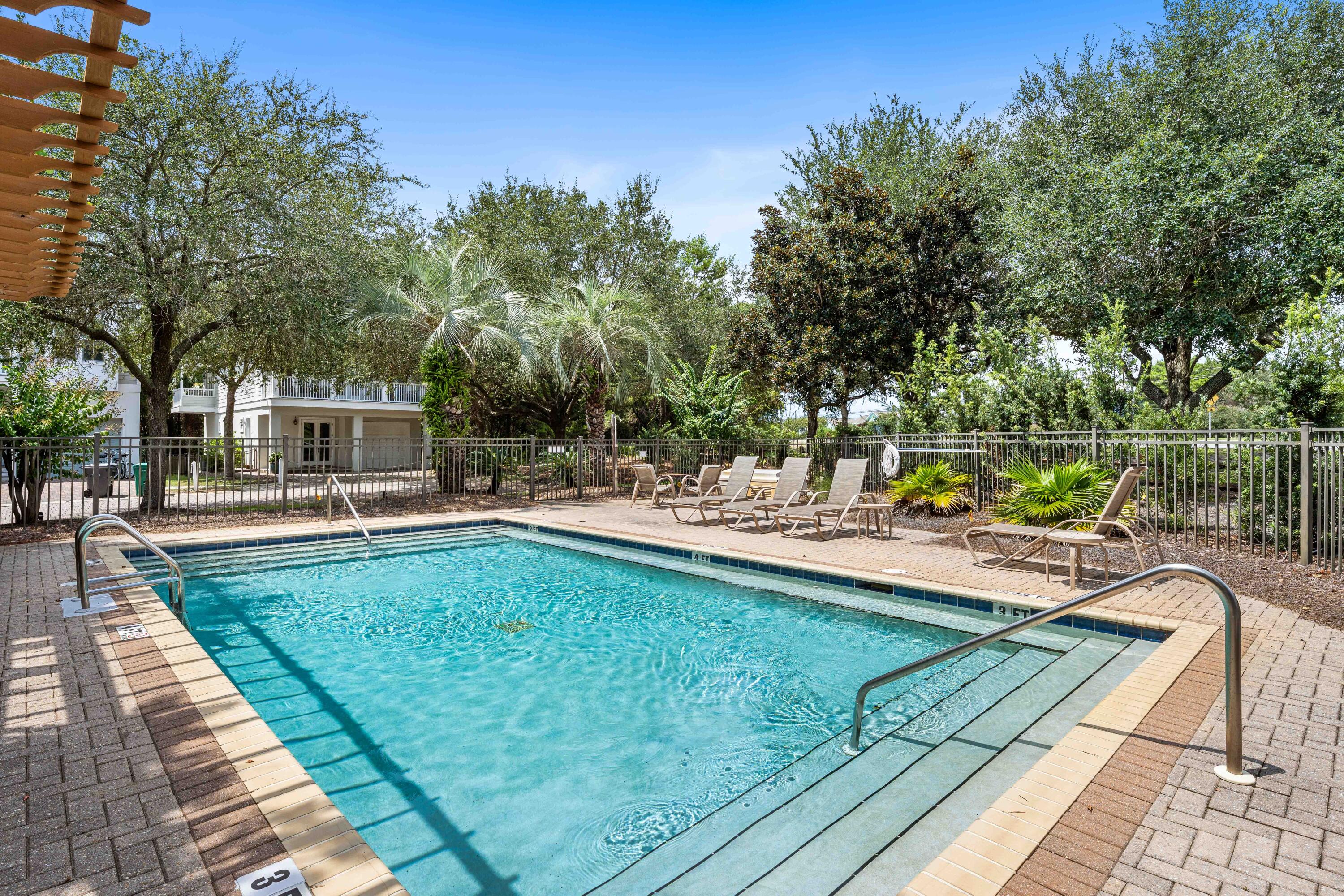POMPANO PLACE - Land