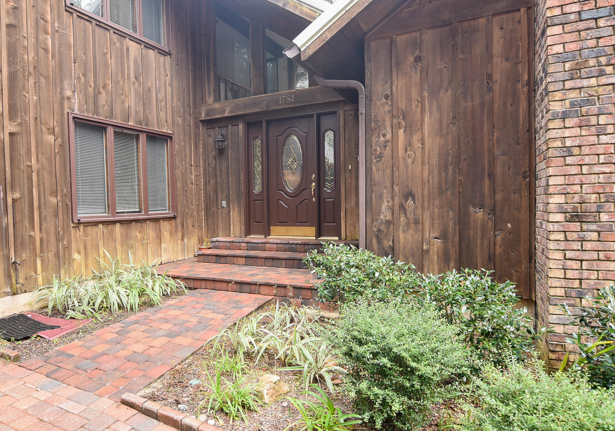 VALPARAISO P/C 6 LOTS 6 7 20 21 BLK 32 & PART VINE AVE ADJ SAID LOTS - Residential