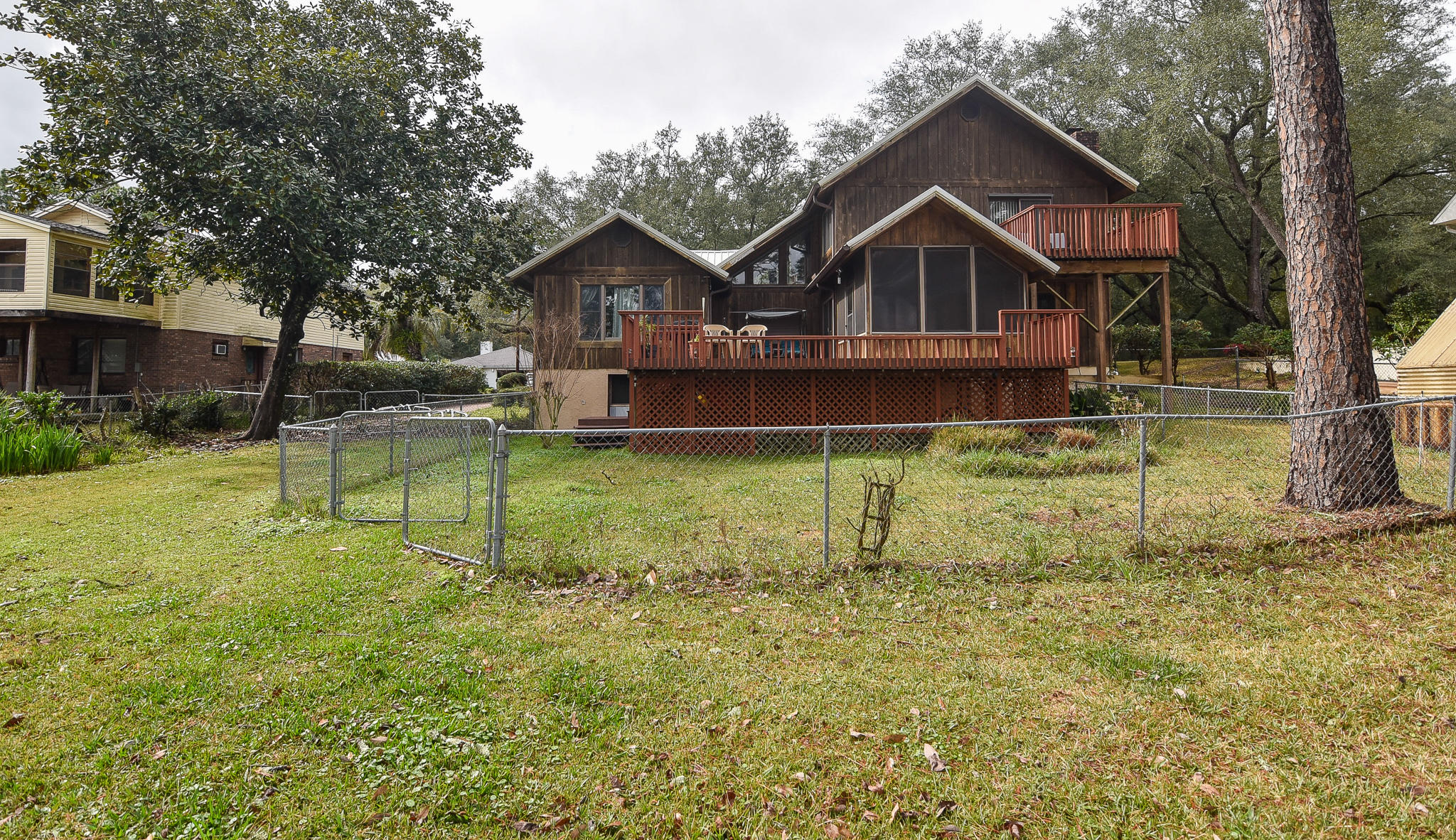 VALPARAISO P/C 6 LOTS 6 7 20 21 BLK 32 & PART VINE AVE ADJ SAID LOTS - Residential