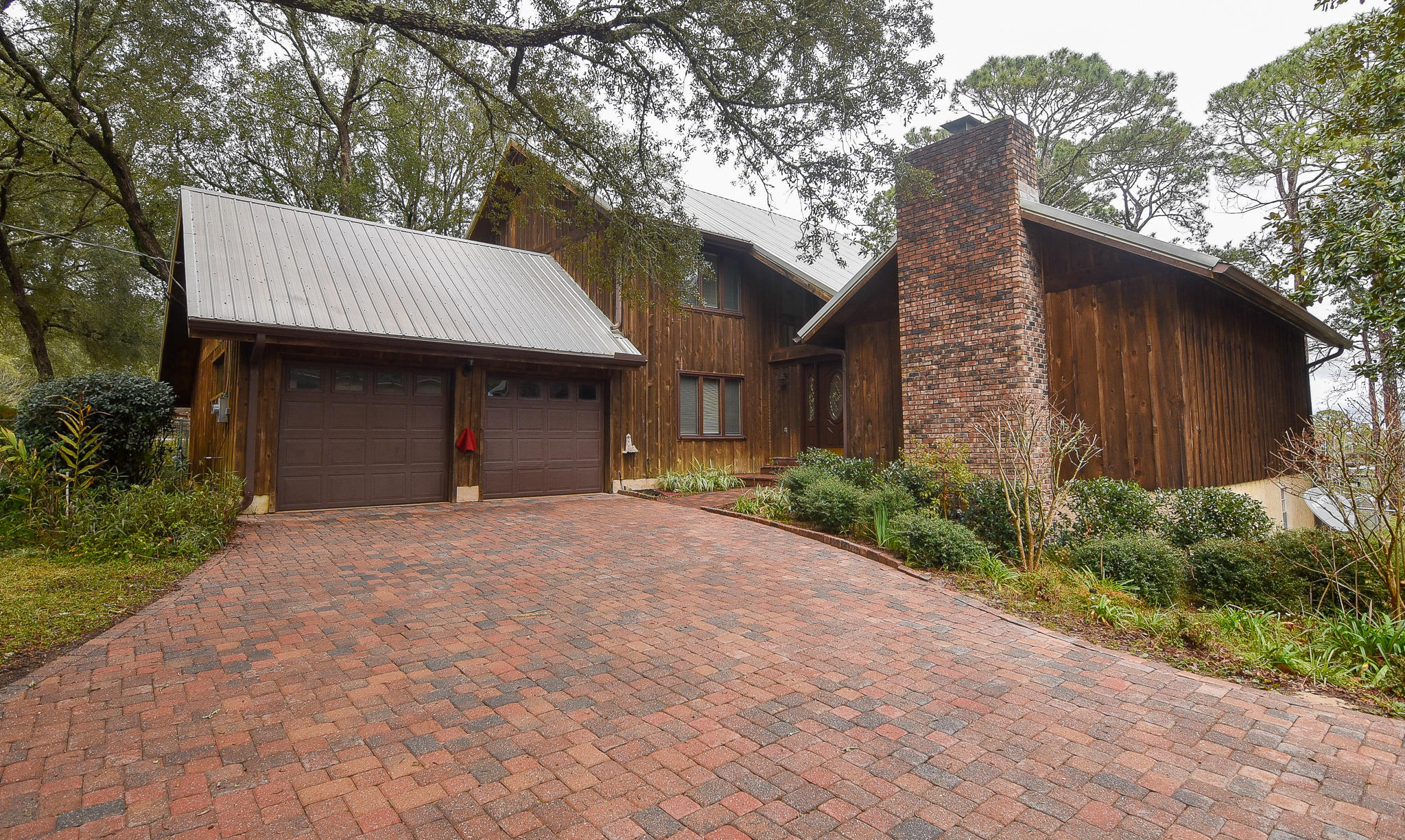 VALPARAISO P/C 6 LOTS 6 7 20 21 BLK 32 & PART VINE AVE ADJ SAID LOTS - Residential