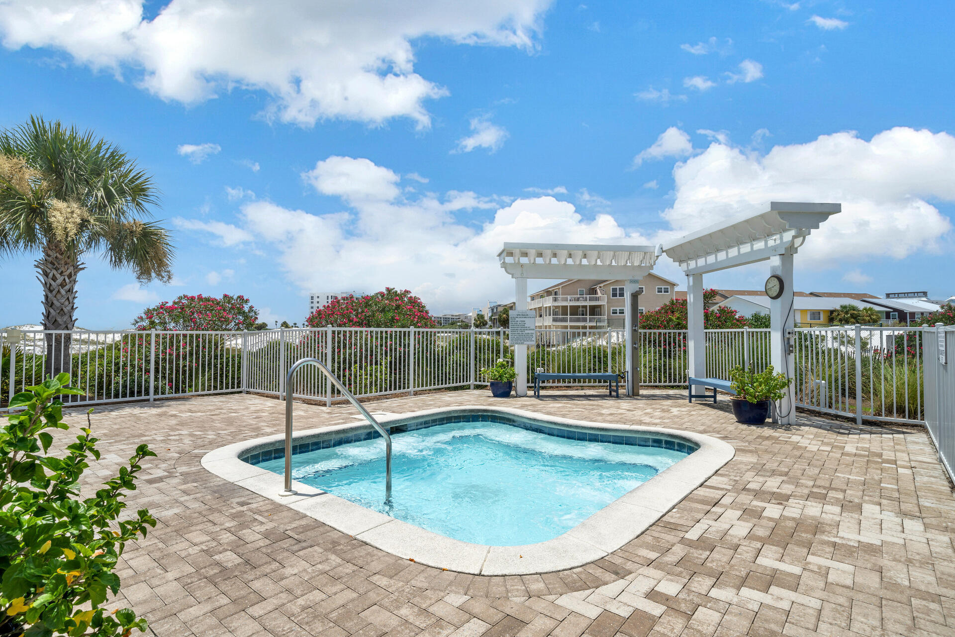 MAGNOLIA HOUSE - Residential