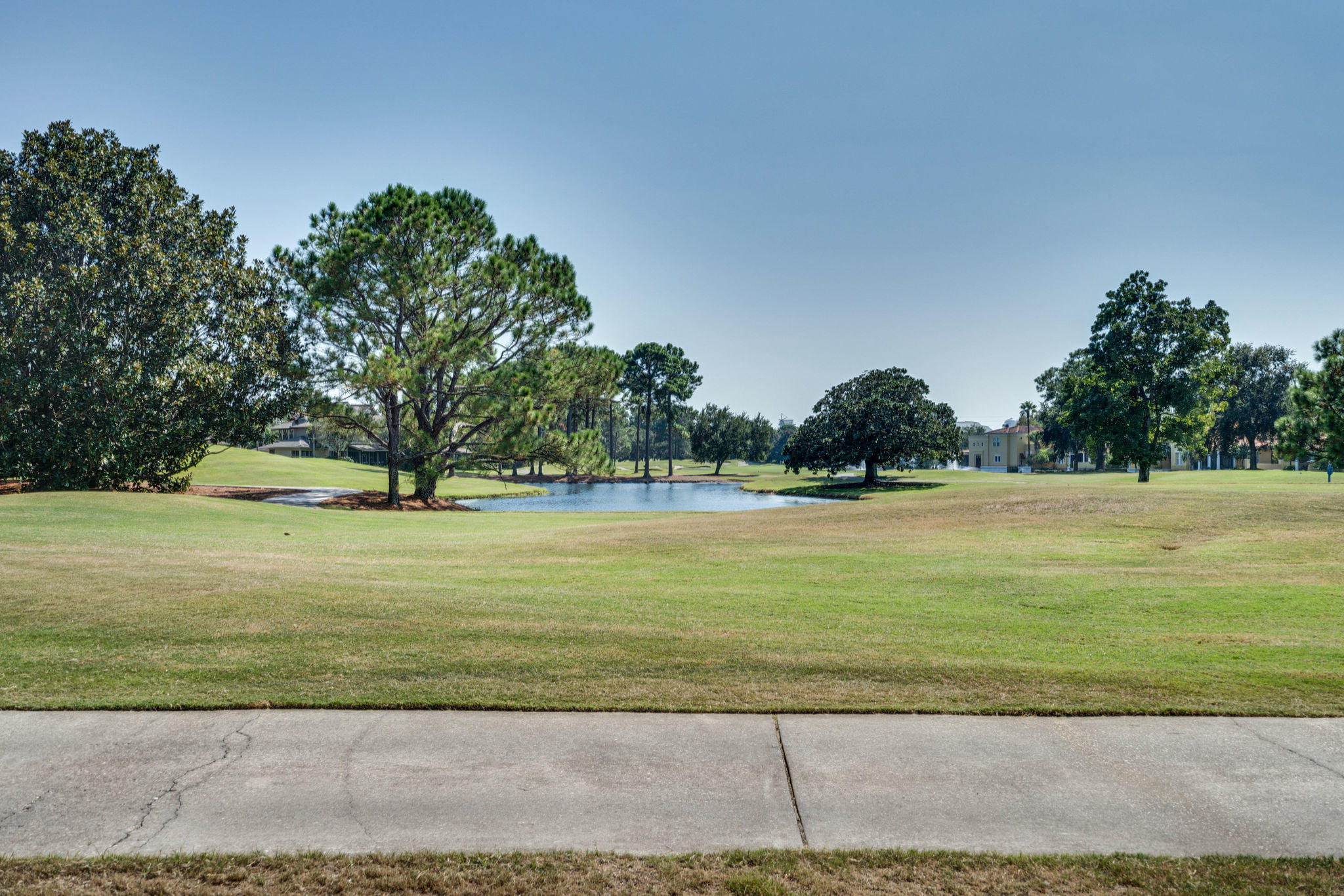 VILLA LAGO - Residential