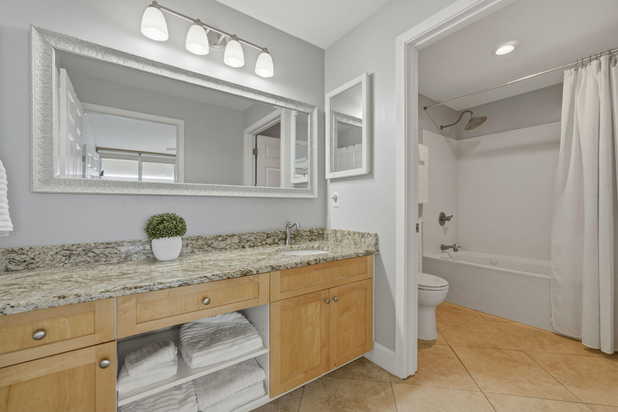 NAVARRE BEACH REGENCY CONDO - Residential