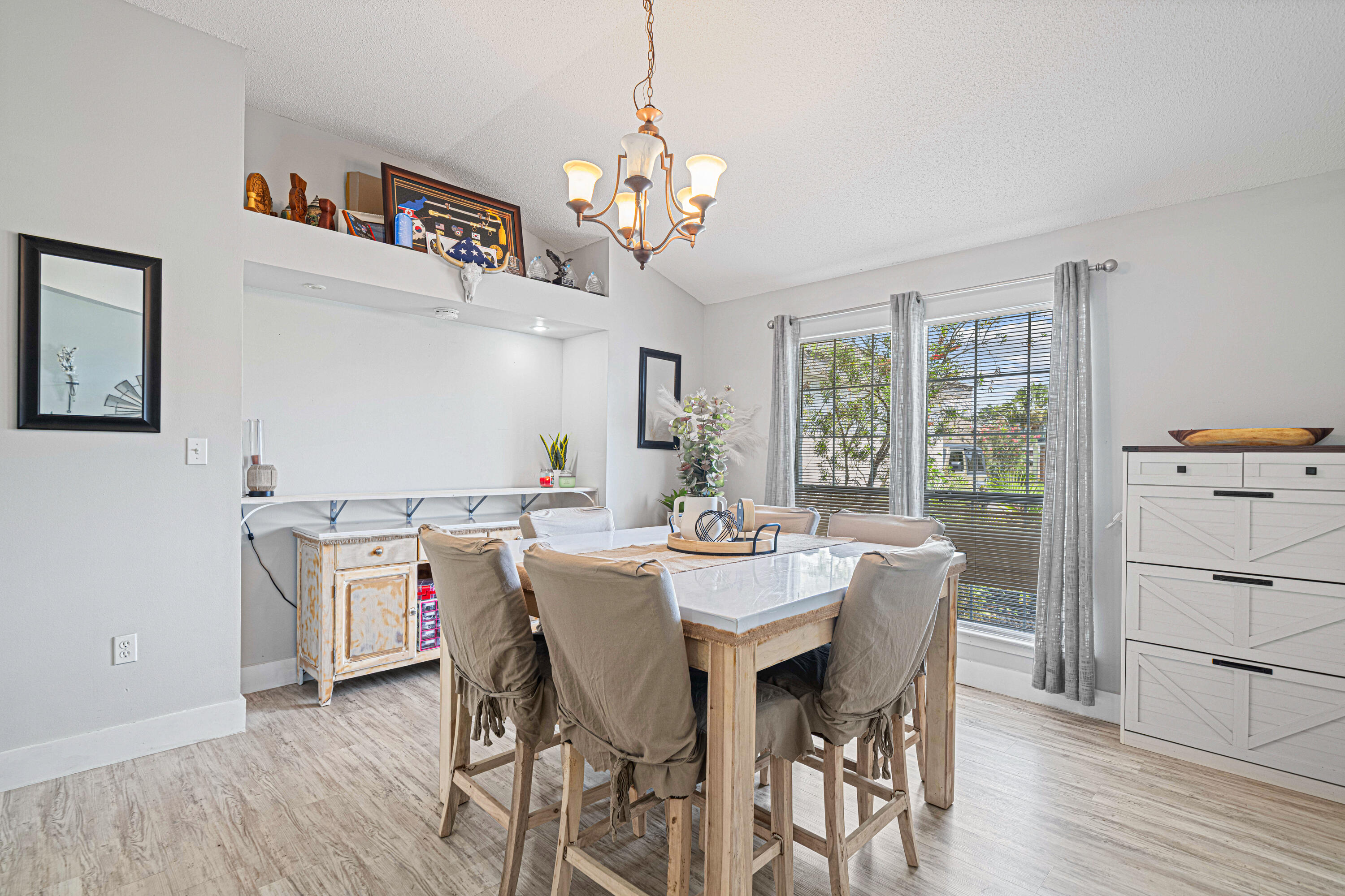 SKY RIDGE ESTATES FIRST ADD - Residential