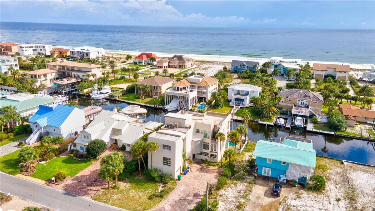 HOLIDAY ISLE - Residential
