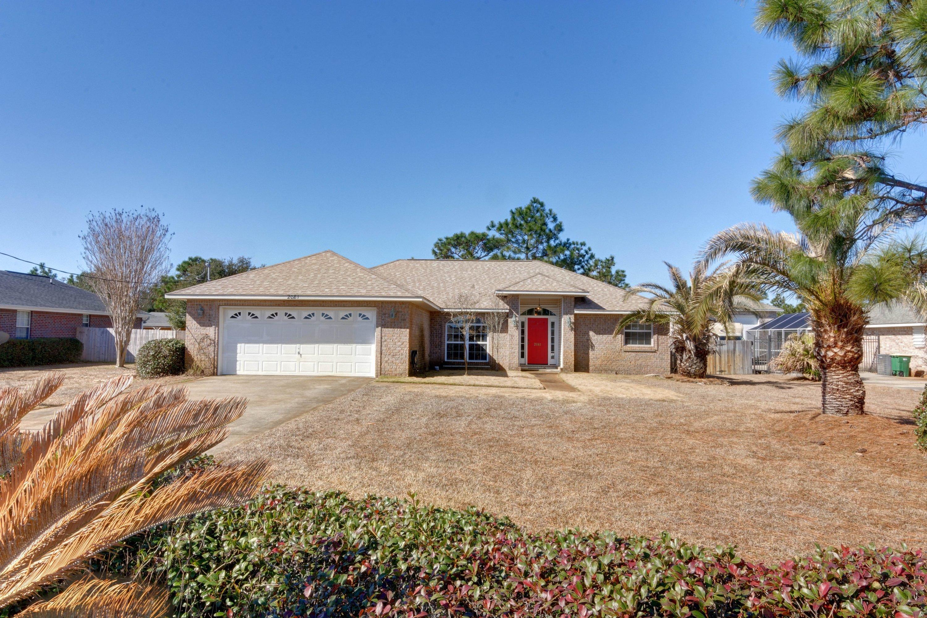 Wonderful family home in Holley By The Sea. Close to everything. Location, location. Perfect for any size family. Three bedrooms, two bath split floor plan. Bamboo floors, granite counters, neutral colors, newer carpet. New air conditioning and water heater, sprinkler pump in the last 3 years. Enjoy the huge yard with almost a half acre with fence. Enjoy the amenities that Holley By the Sea has to offer with recreational facilities, pool, tennis, fitness center and private boat launching for those enthusiast's. Very nice home in a very nice community.