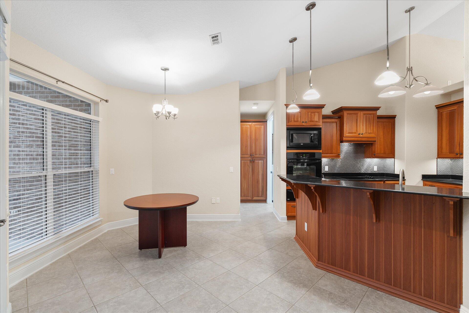 HOLLEY BY THE SEA - Residential