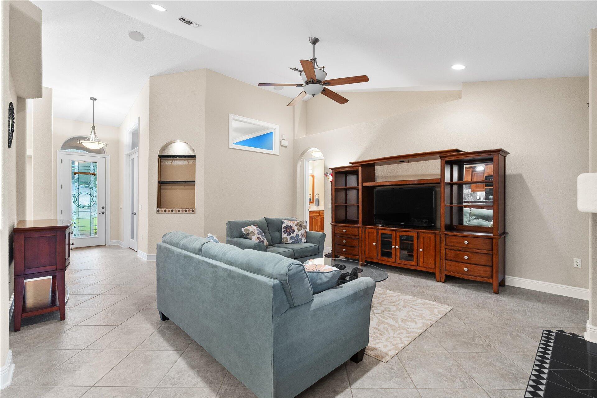 HOLLEY BY THE SEA - Residential