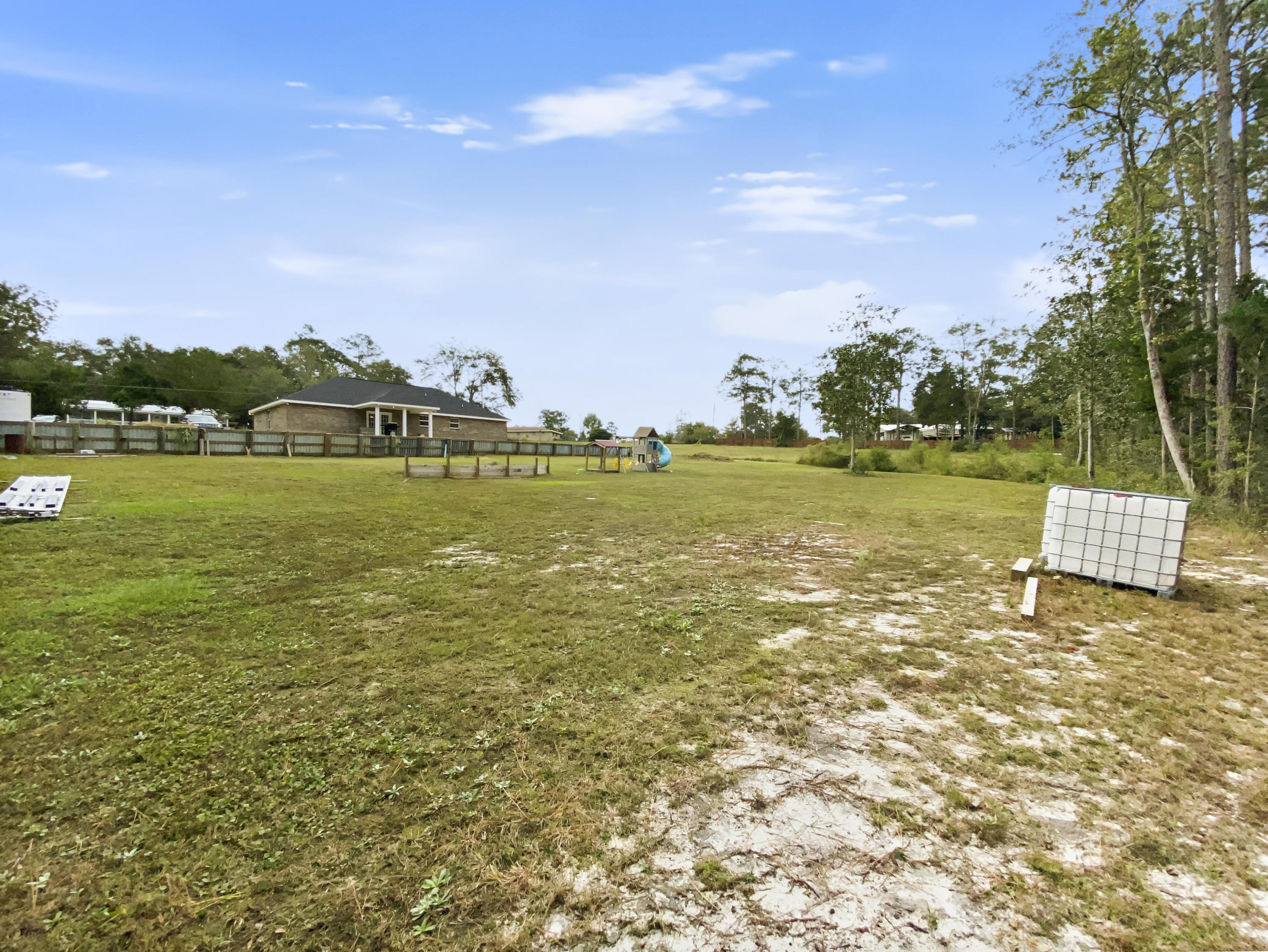 TEN LAKE ESTATES UNIT 1 - Residential