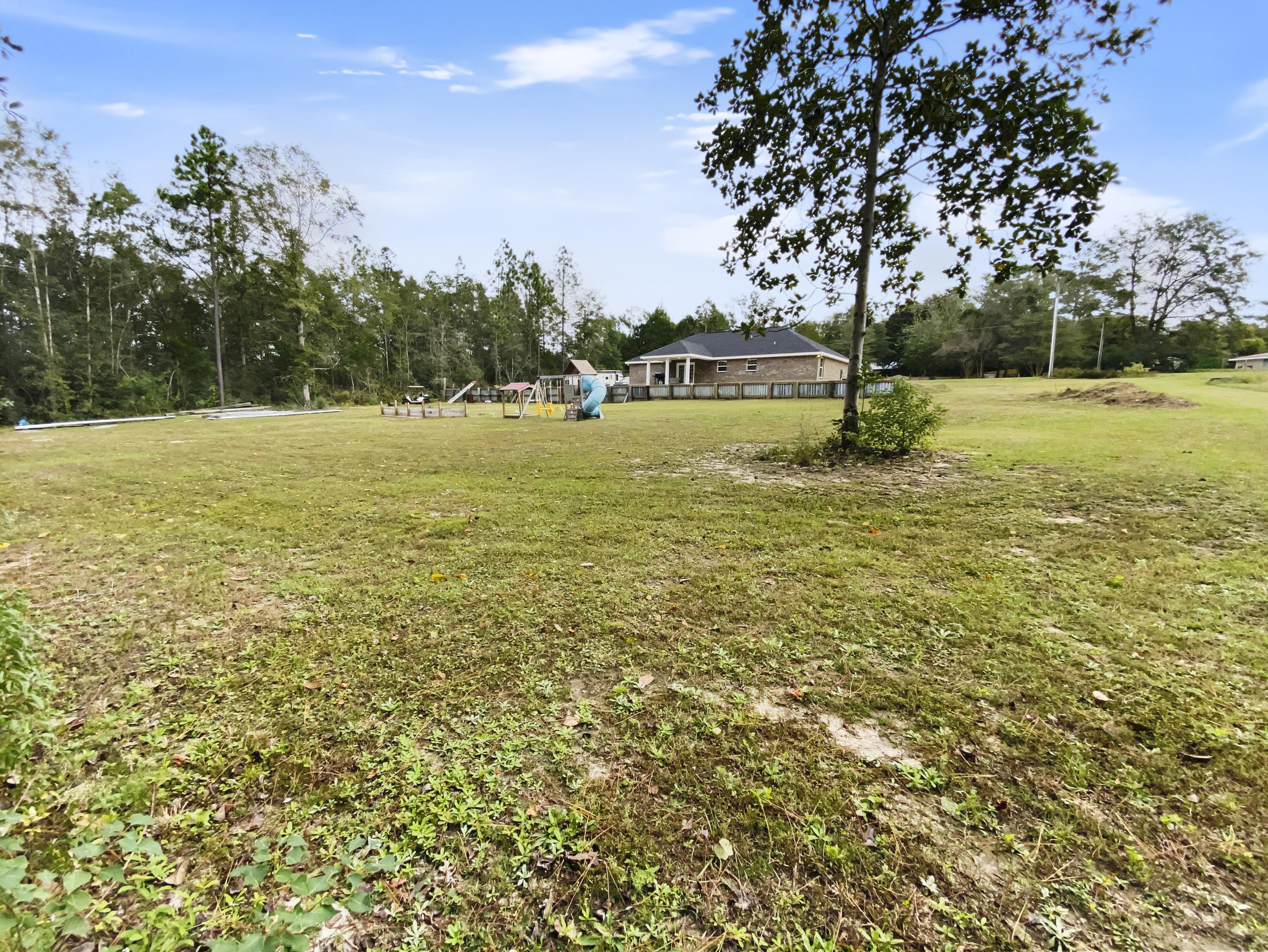 TEN LAKE ESTATES UNIT 1 - Residential