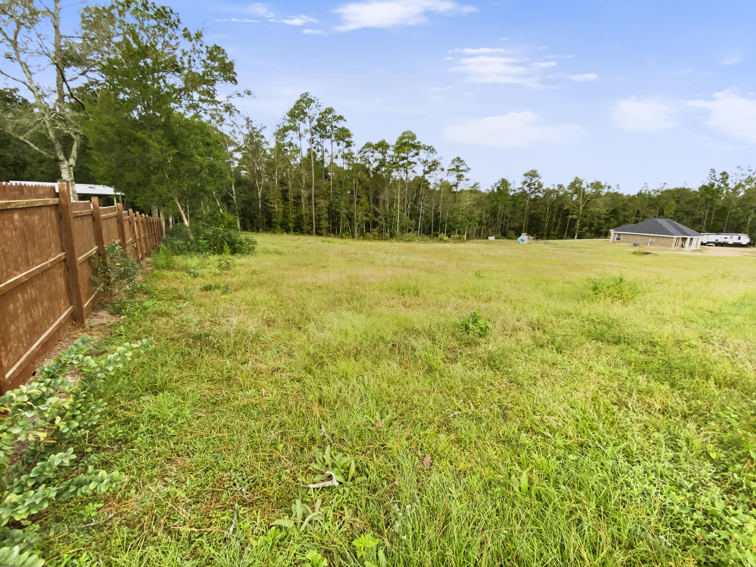 TEN LAKE ESTATES UNIT 1 - Residential