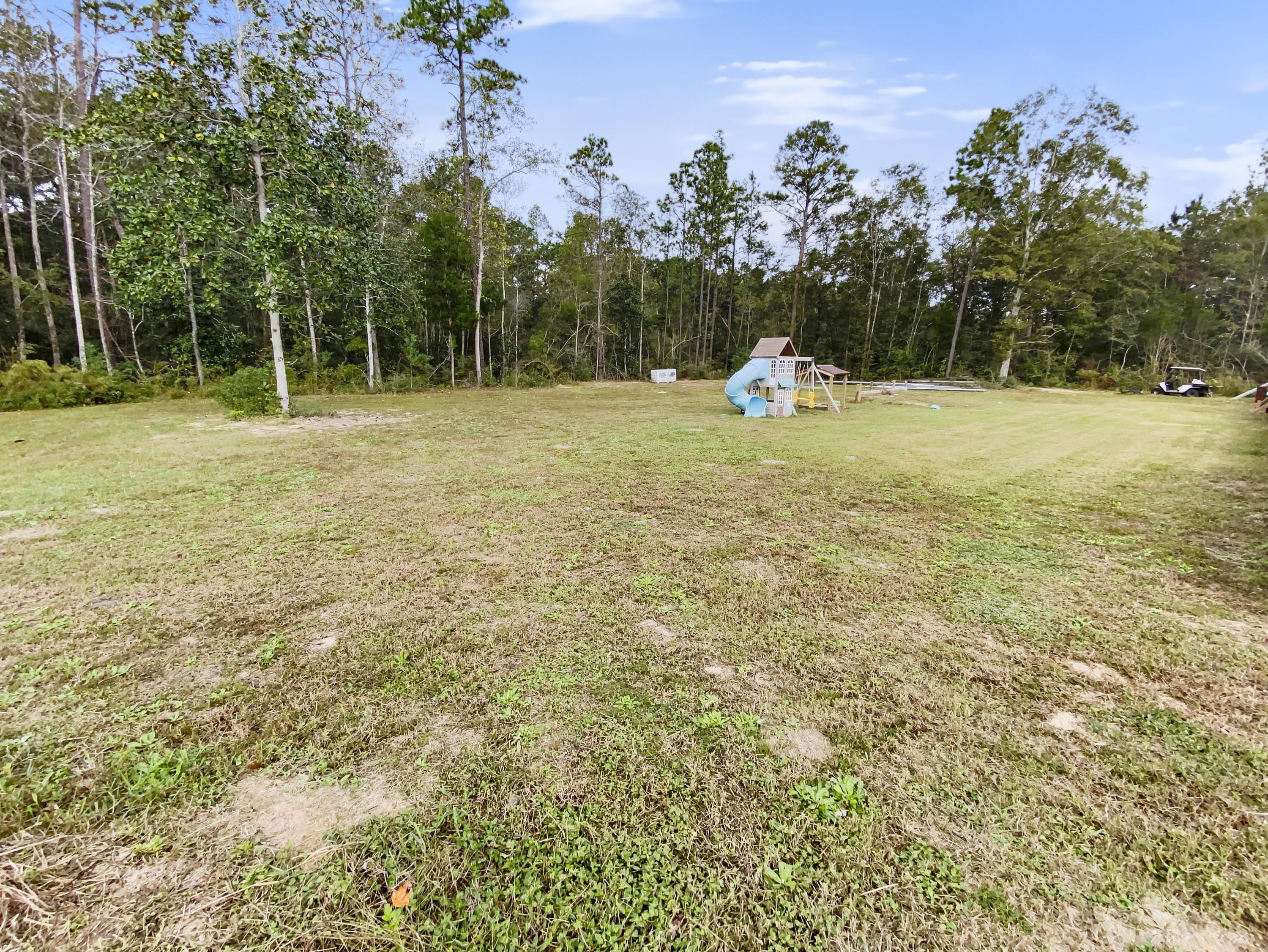 TEN LAKE ESTATES UNIT 1 - Residential