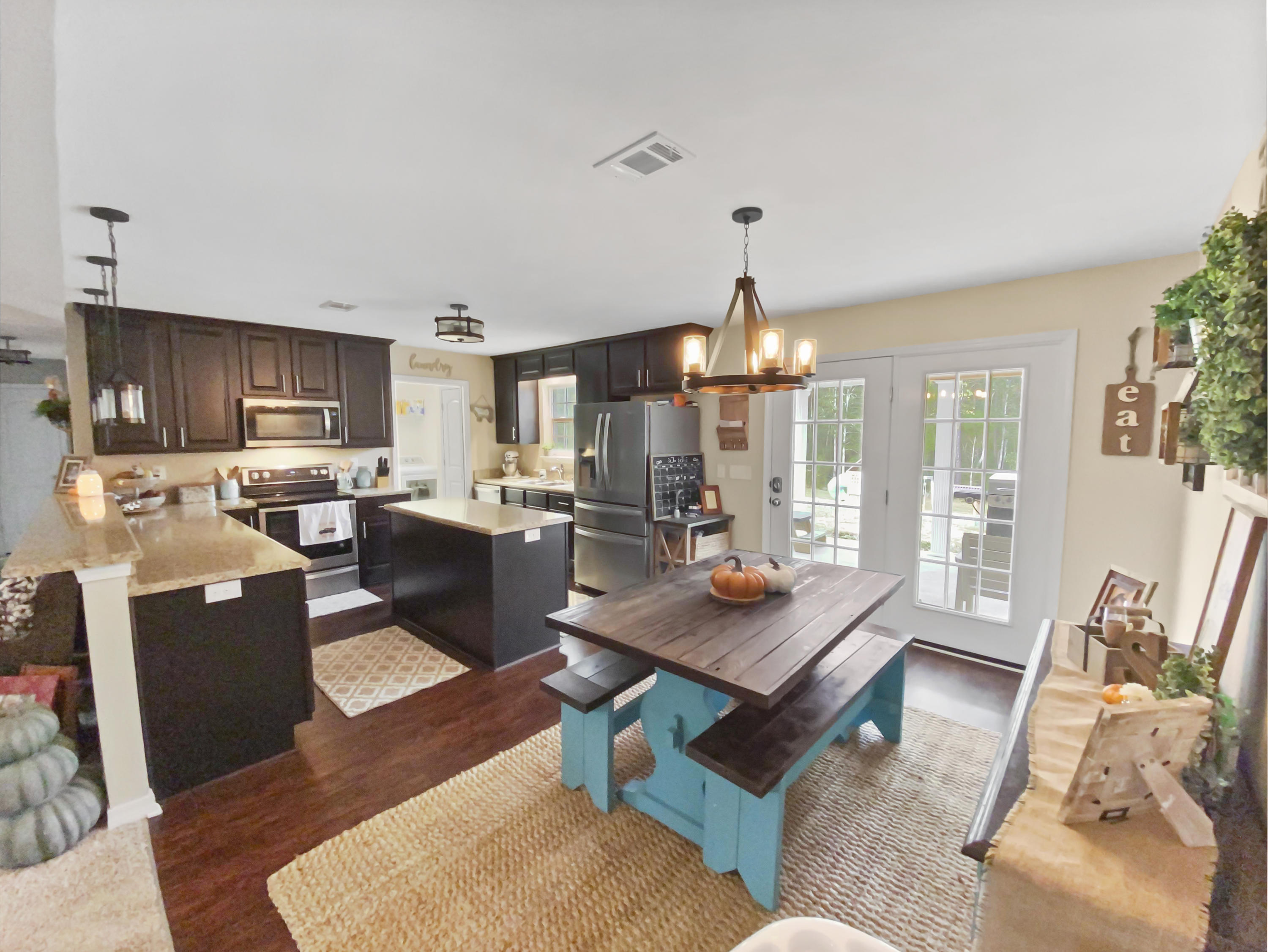 TEN LAKE ESTATES UNIT 1 - Residential